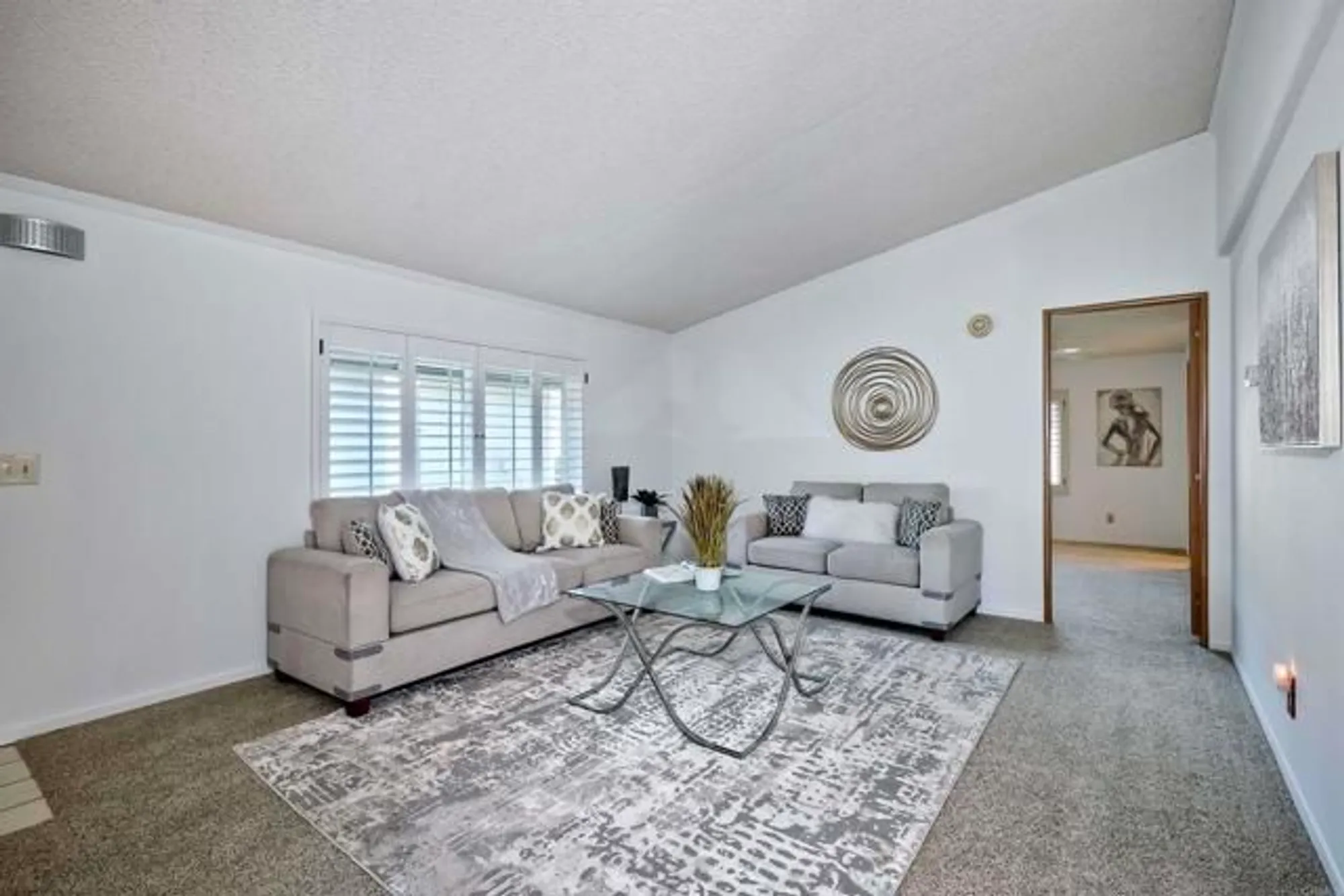 Property Slideshow image 4 of 42 | 1146 via santa paulo, Vista, CA, 92081