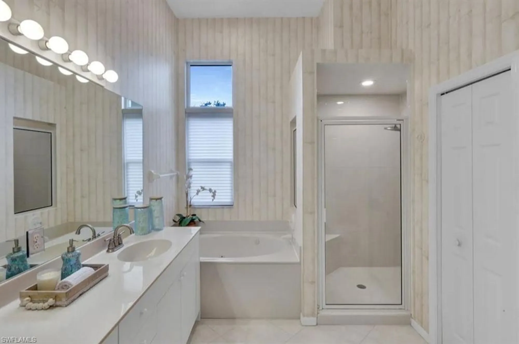 Property Slideshow image 18 of 36 | 3281 crossings ct 201, Bonita Springs, FL, 34134