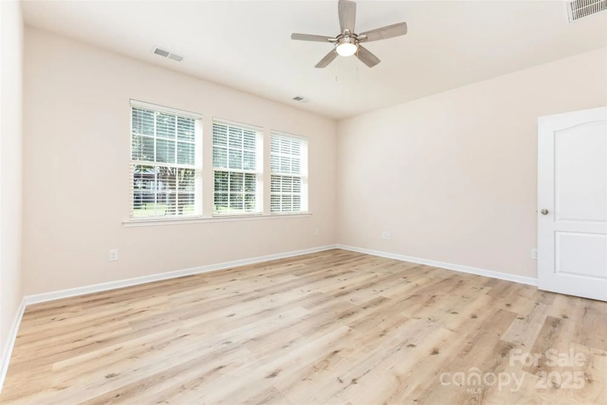 Property Slideshow image 19 of 28 | 6007 edinburgh ln, Fort Mill, SC, 29707