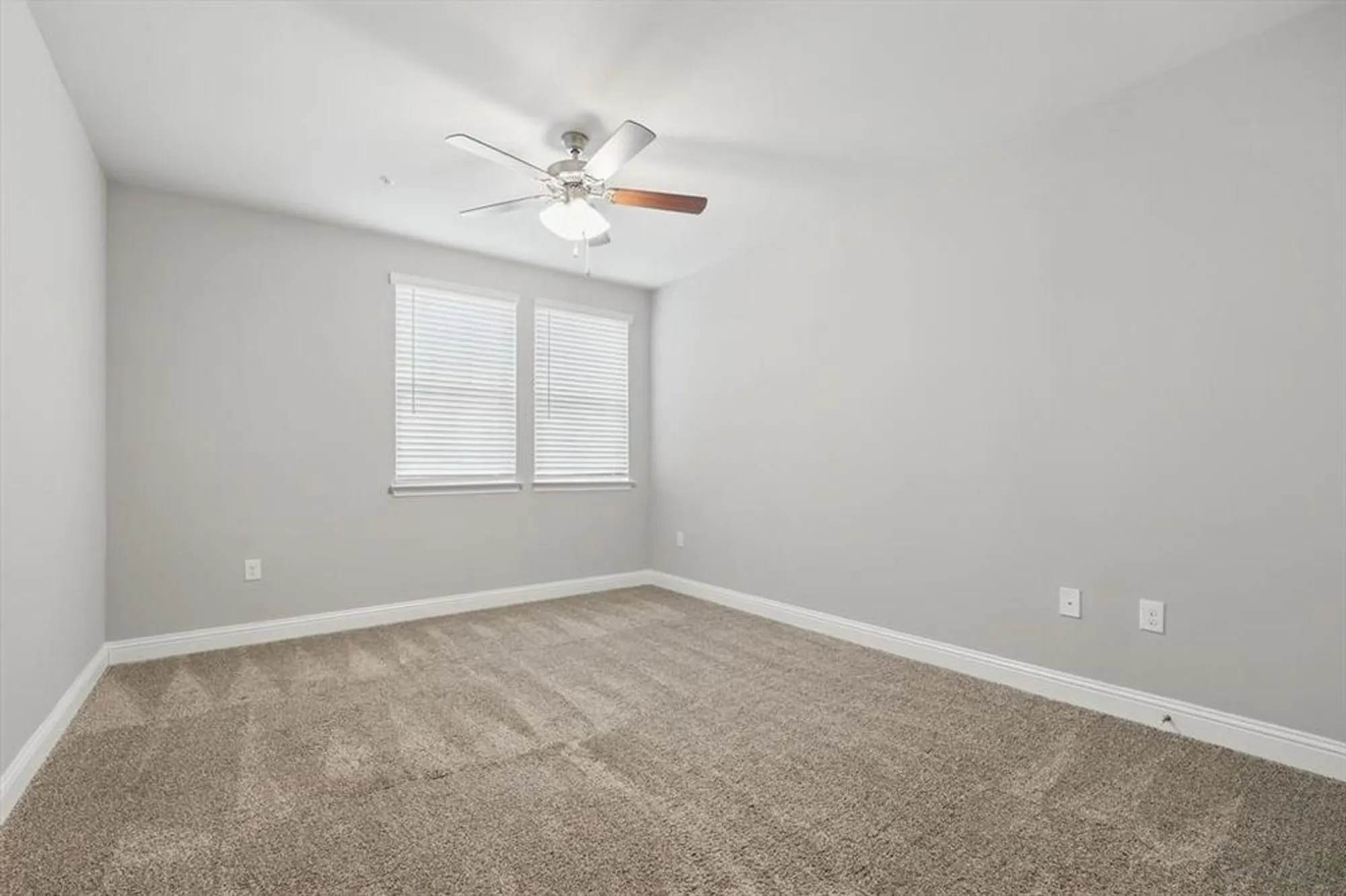 Property Slideshow image 18 of 38 | 1735 wittington pl apt 3308, Dallas, TX, 75234