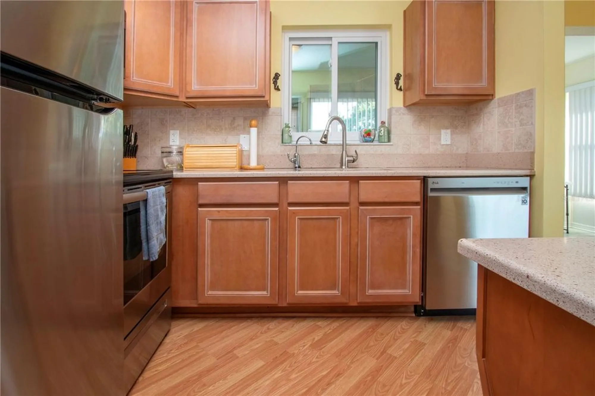 Property Slideshow image 20 of 49 | 1804 foxhunt dr b, Sun City Center, FL, 33573