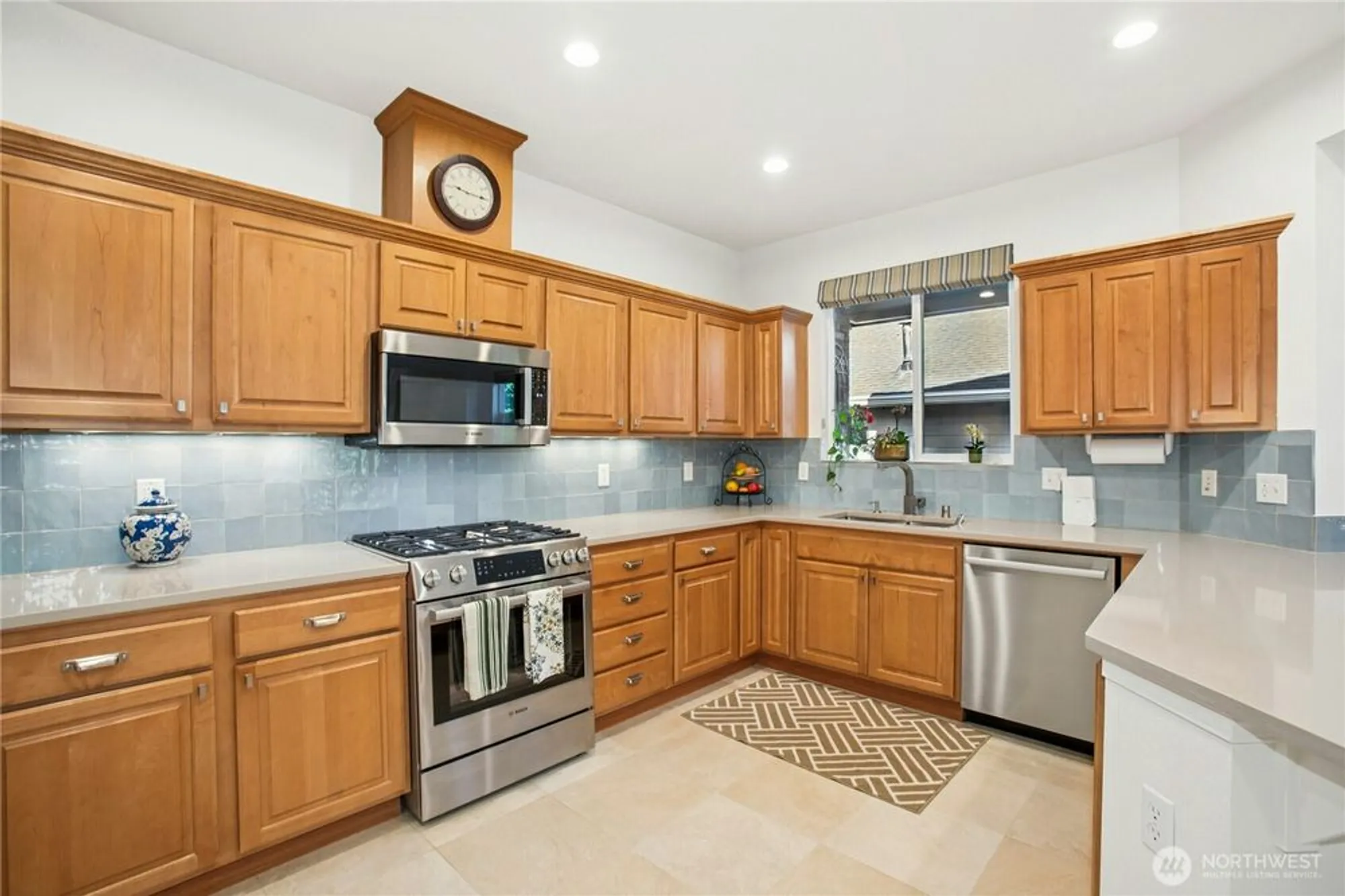 Property Slideshow image 8 of 25 | 22864 ne 130th st, Redmond, WA, 98053