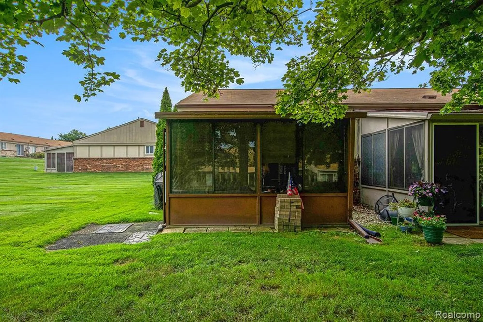 Property Slideshow image 25 of 28 | 25235 franklin ter # 8, South Lyon, MI, 48178