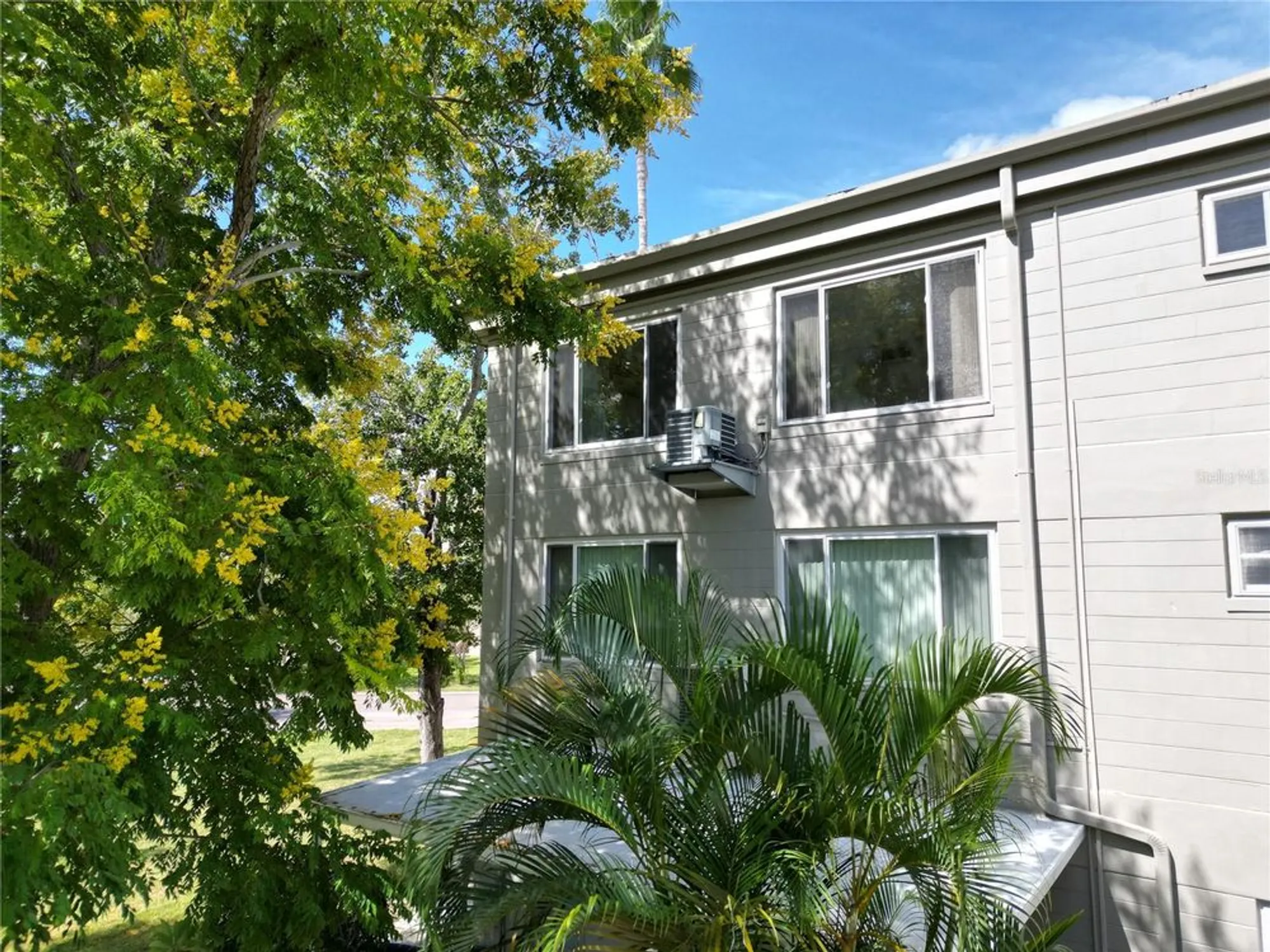 Property Slideshow image 14 of 17 | 2073 denmark st 59, Clearwater, FL, 33763