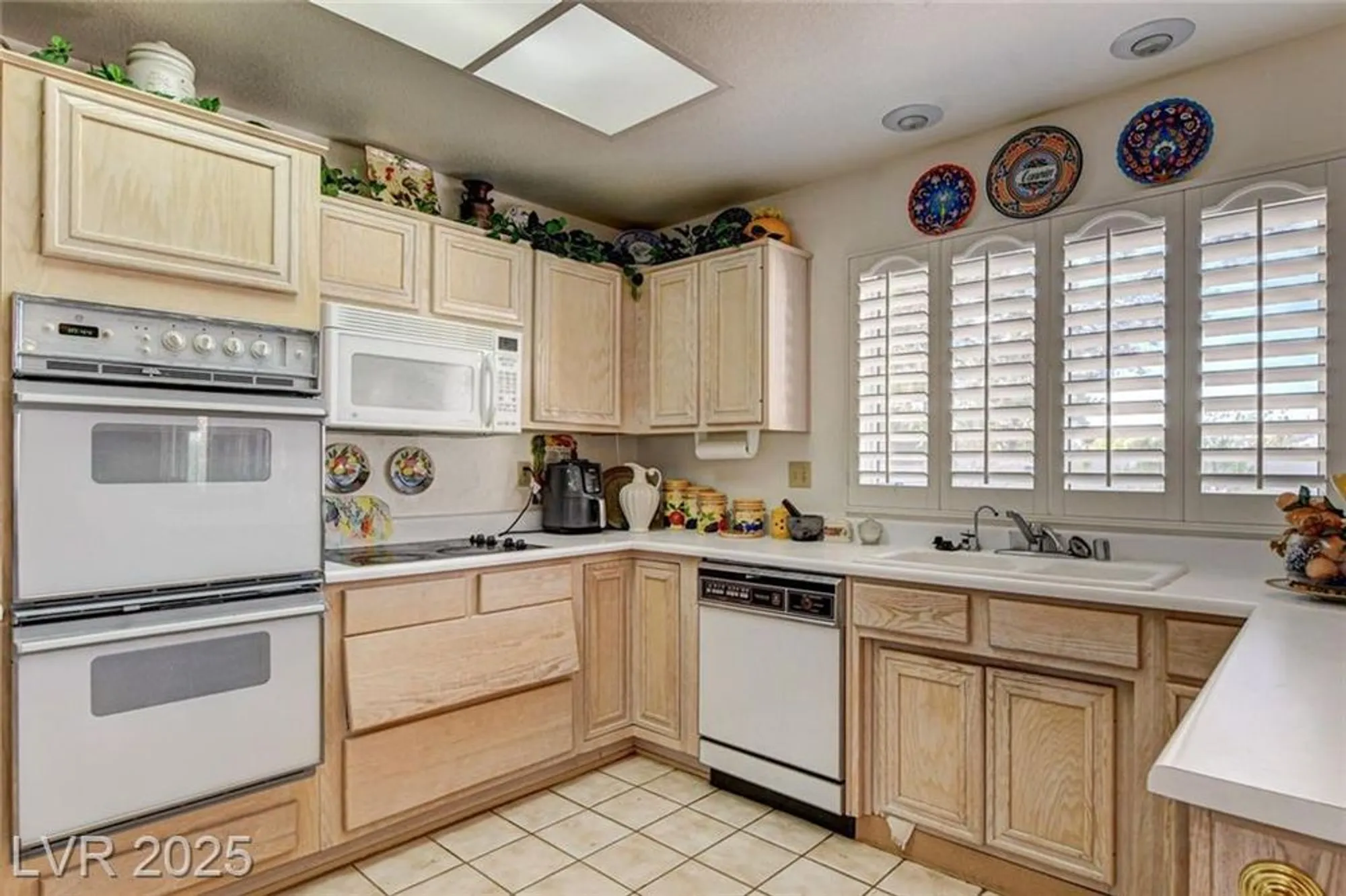Property Slideshow image 25 of 48 | 8844 sunny mead ct, Las Vegas, NV, 89134