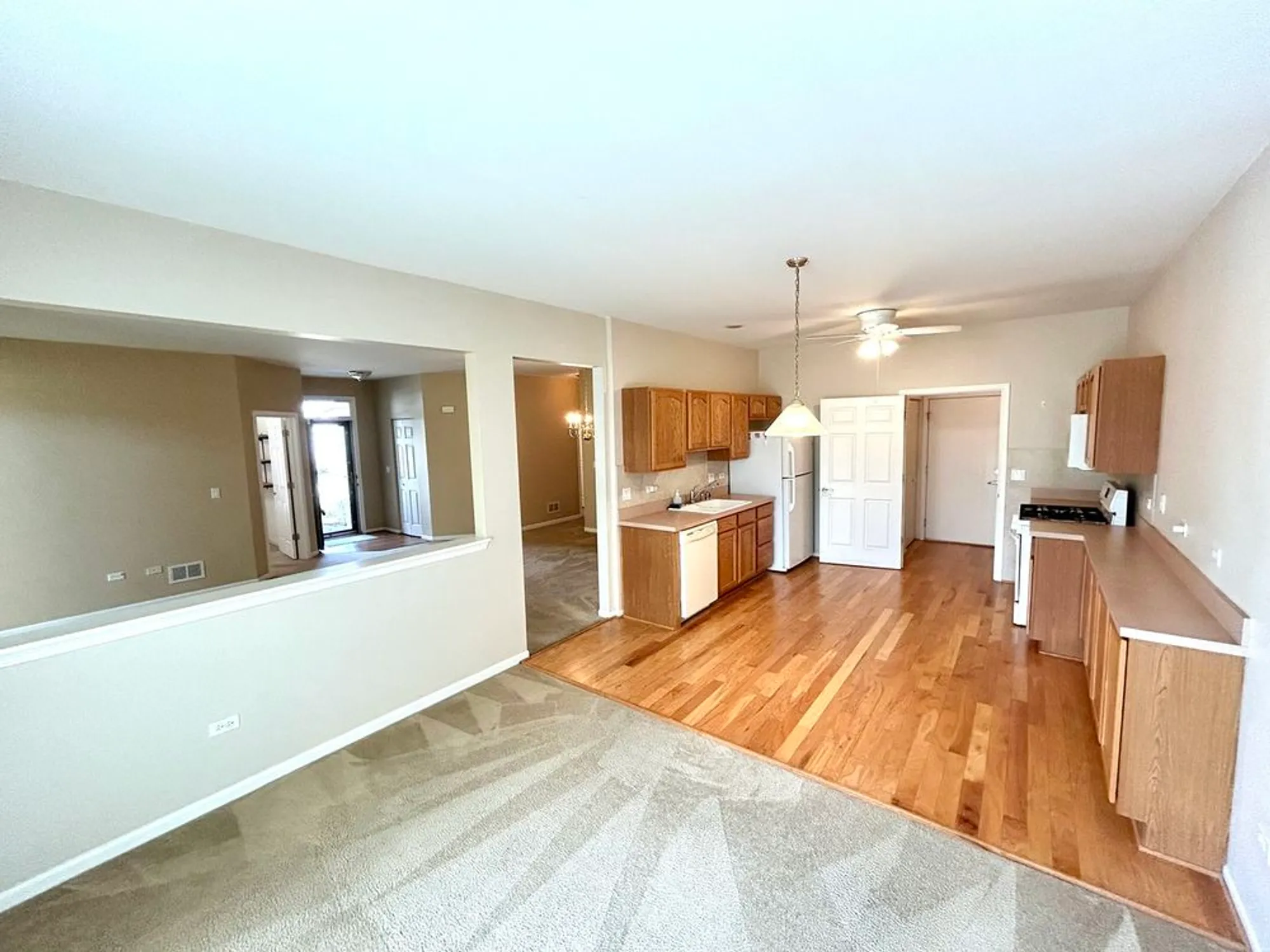 Property Slideshow image 12 of 19 | 21531 wolf lake way, Crest Hill, IL, 60403