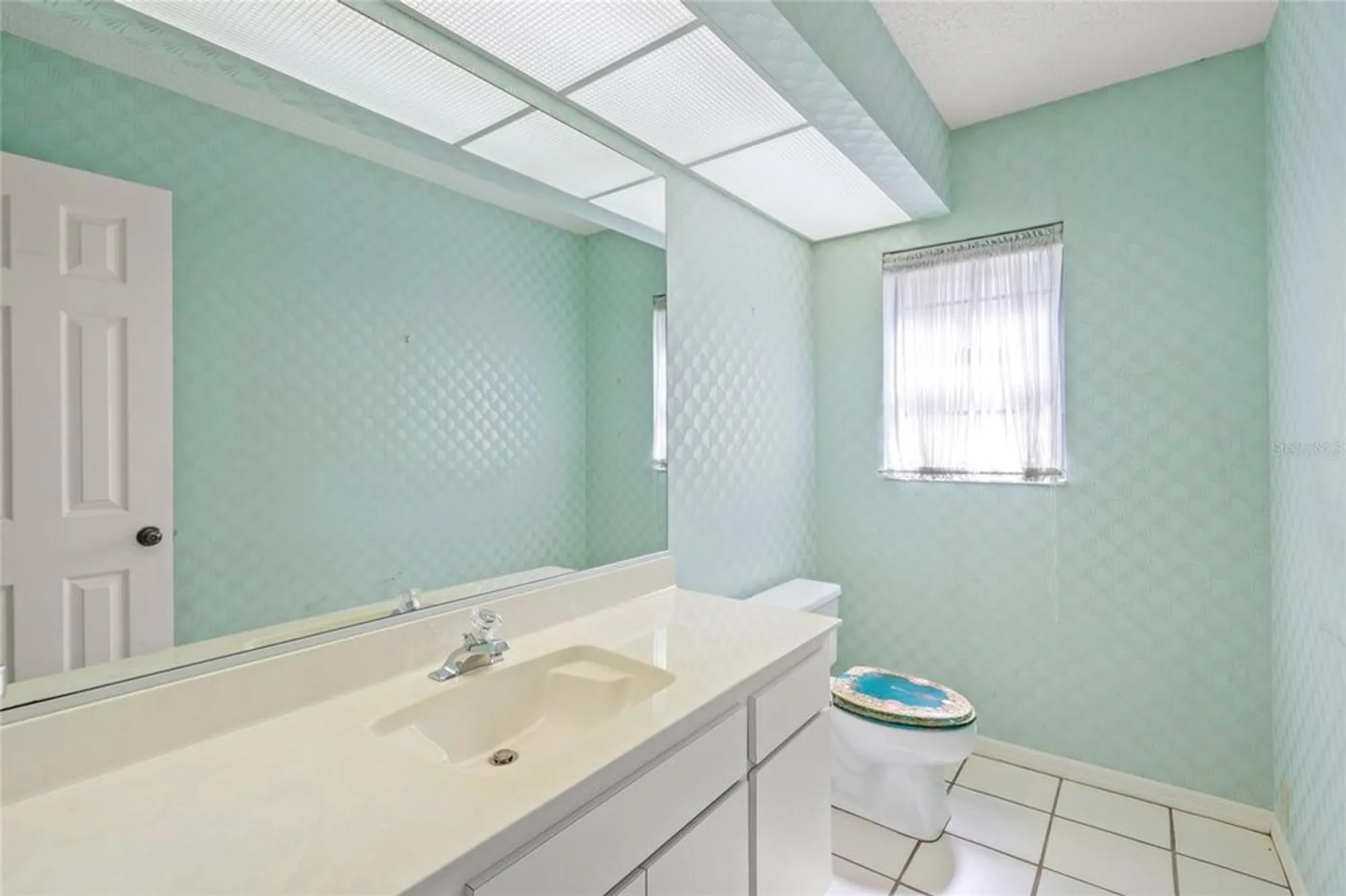 Property Slideshow image 21 of 43 | 7475 oak moss dr 20, Sarasota, FL, 34241