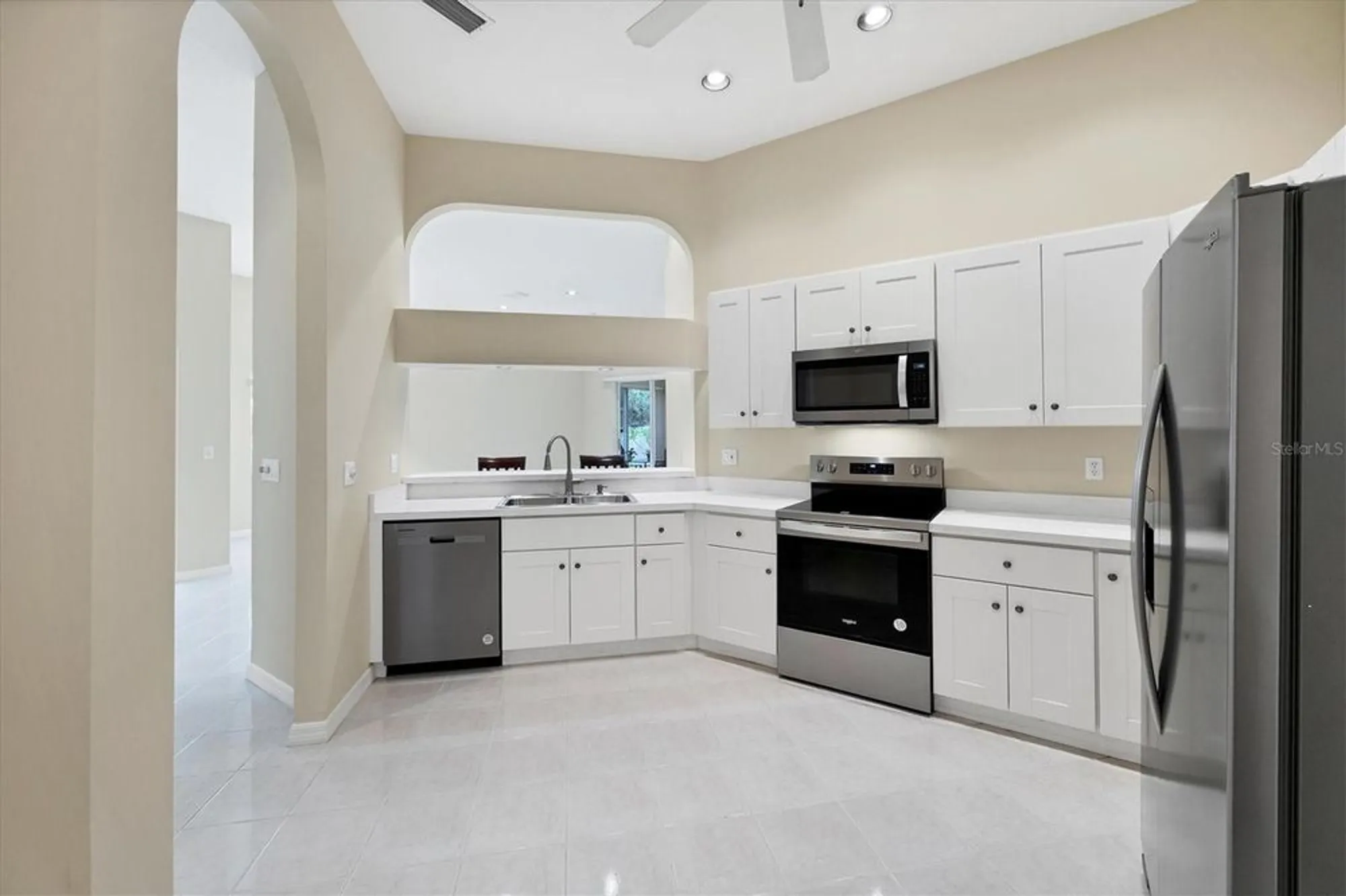 Property Slideshow image 13 of 55 | 6222 country club way, Sarasota, FL, 34243