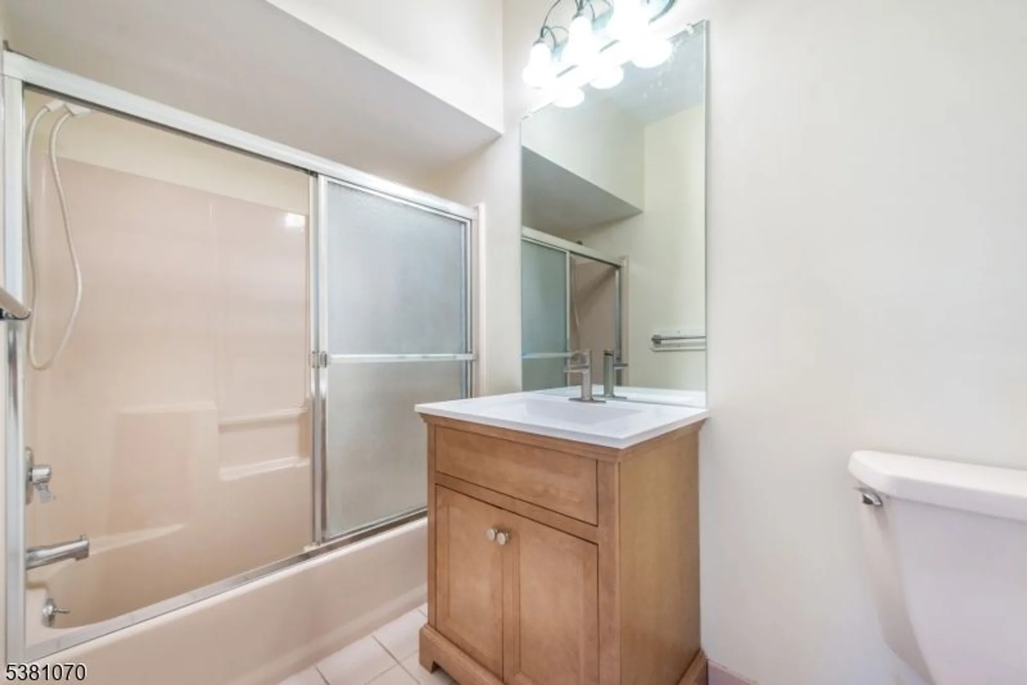 Property Slideshow image 21 of 32 | 2 richmond rd apt 210 210, West Milford, NJ, 07480