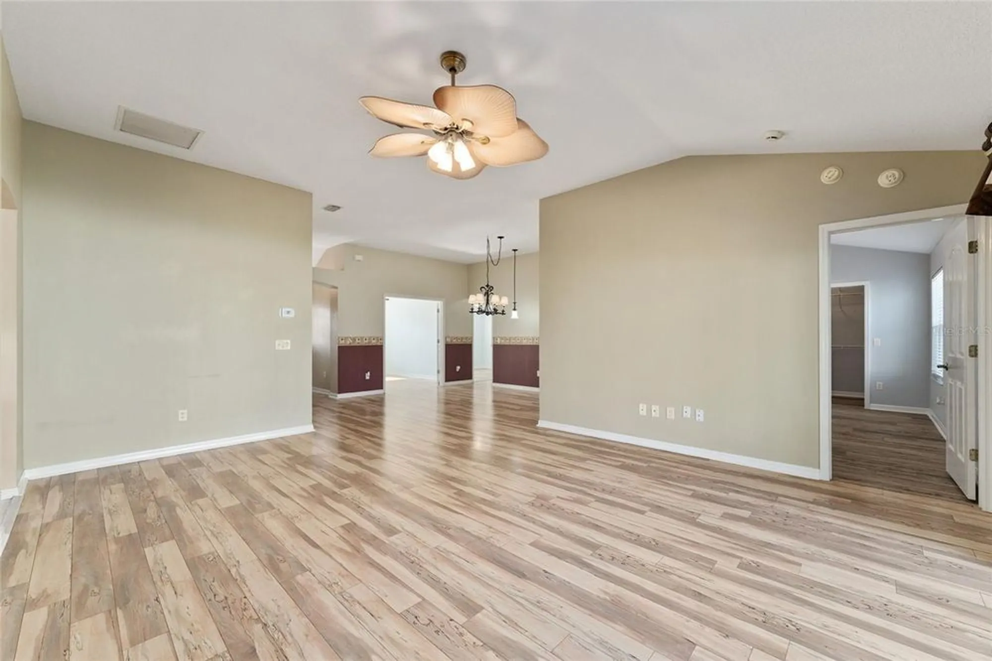 Property Slideshow image 13 of 71 | 3017 hillside ln, The Villages, FL, 32162