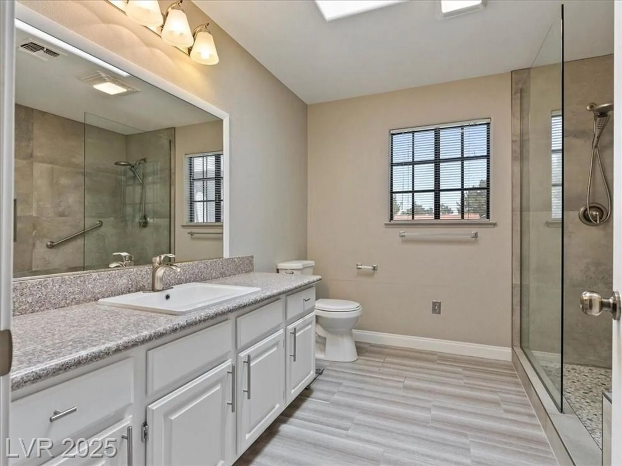Property Slideshow image 13 of 43 | 2851 s valley view blvd unit 1130, Las Vegas, NV, 89102