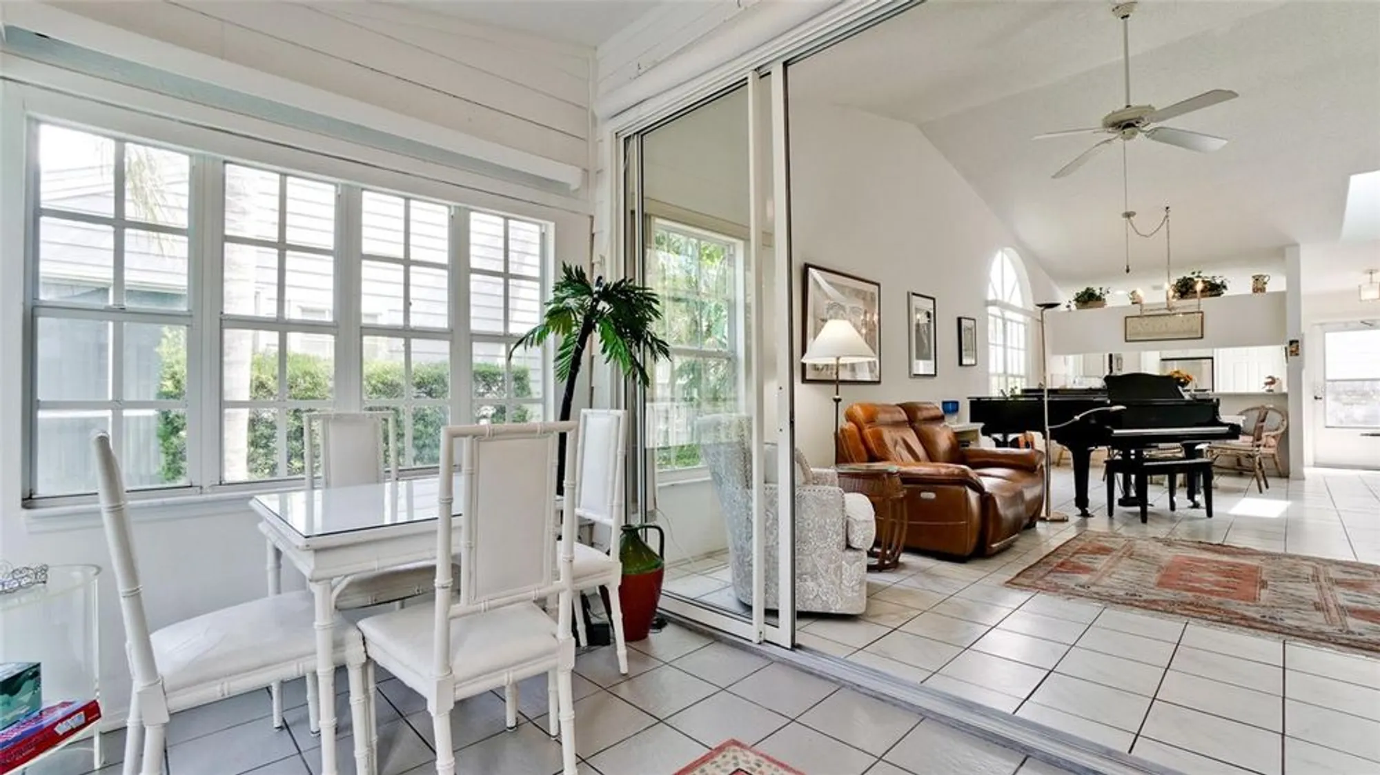 Property Slideshow image 7 of 46 | 512 sanderling cir, Bradenton, FL, 34209