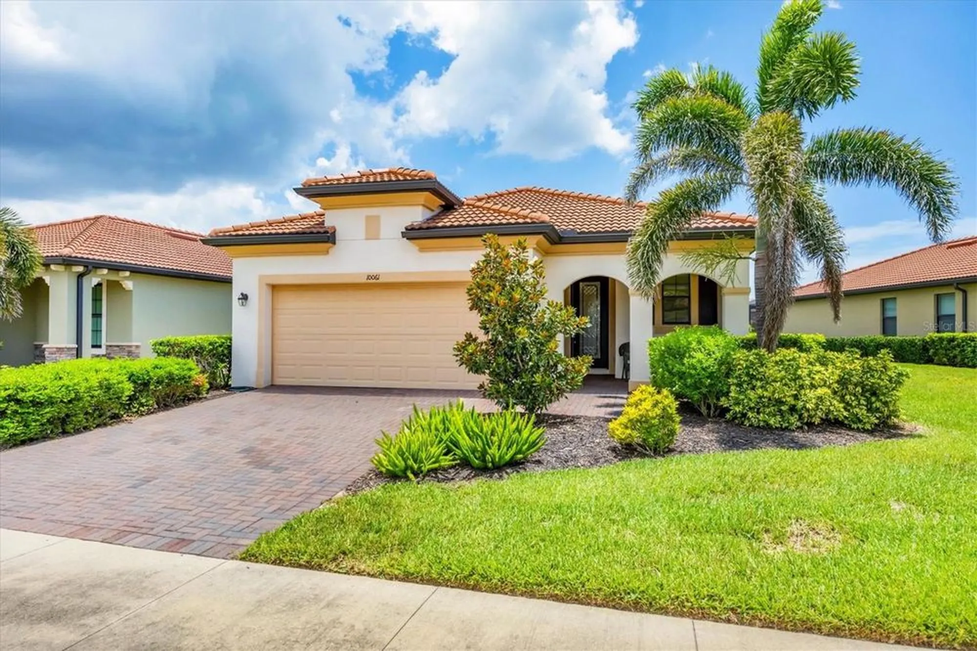 Property Slideshow image 3 of 100 | 10061 cozy grove dr, Venice, FL, 34293