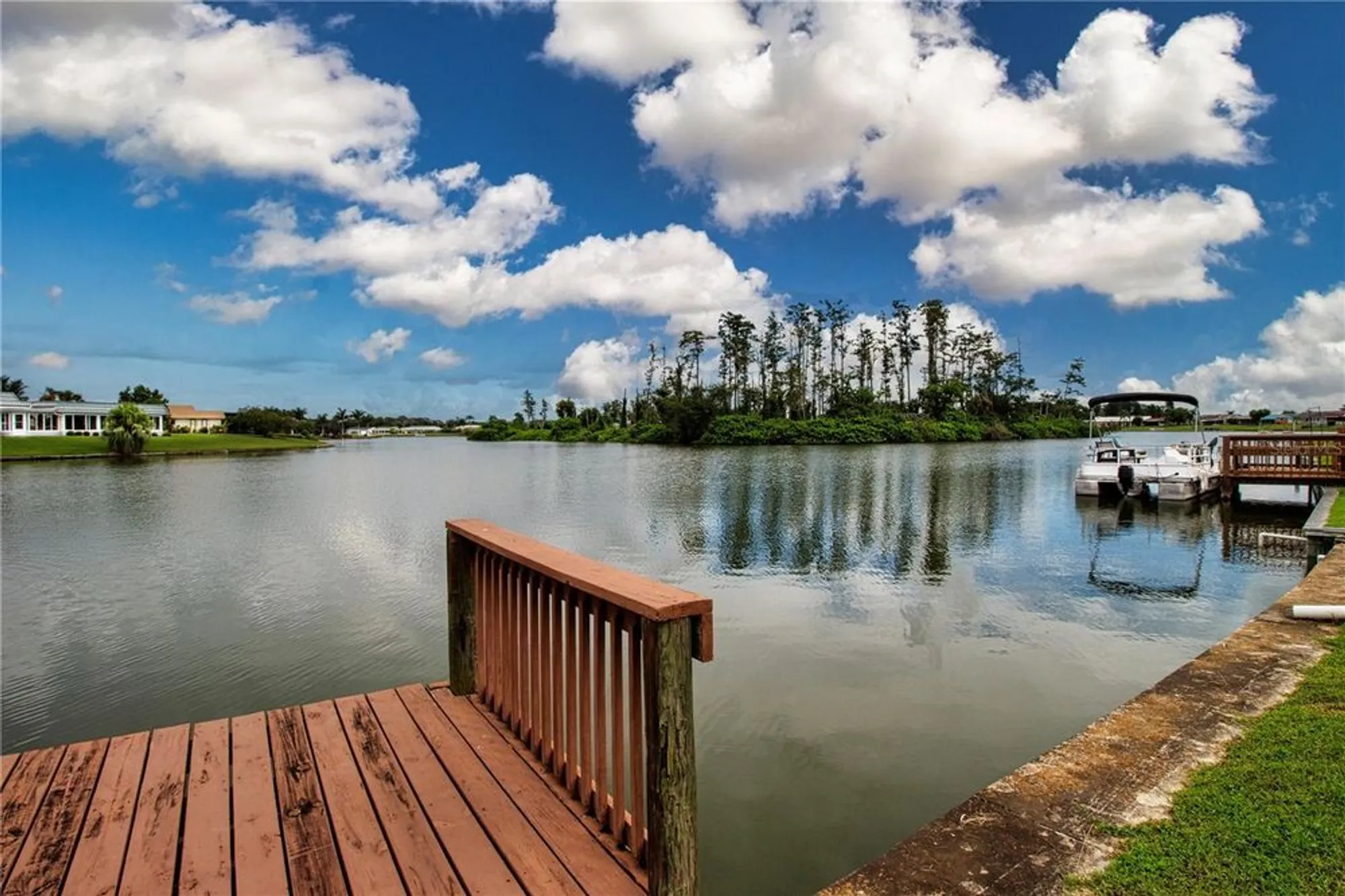 Property Slideshow image 36 of 56 | 1715 danbury dr, Sun City Center, FL, 33573