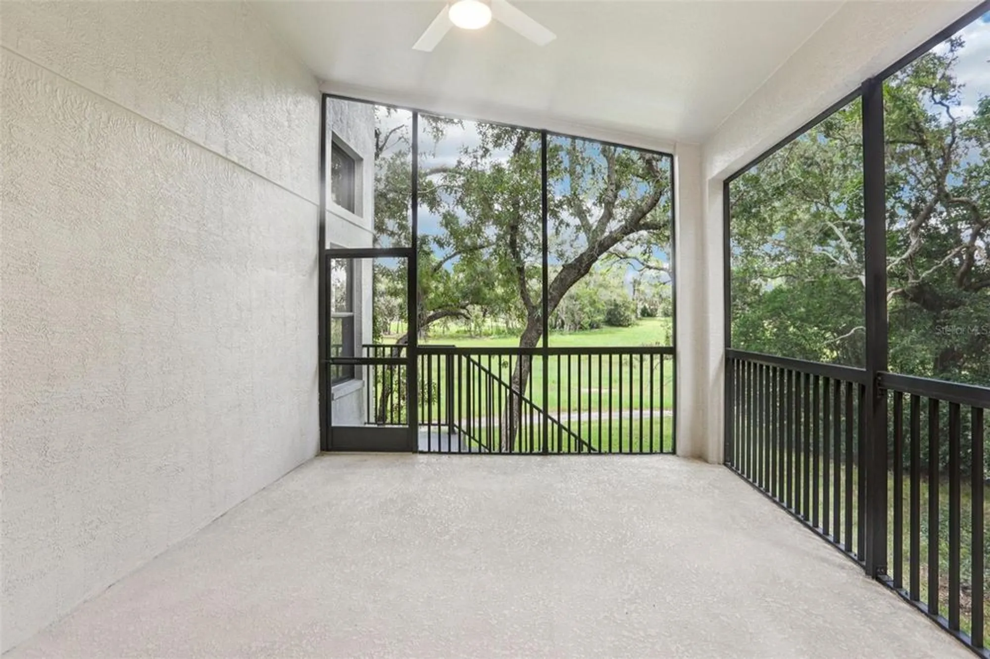 Property Slideshow image 28 of 32 | 533 bent oak ct, Spring Hill, FL, 34609