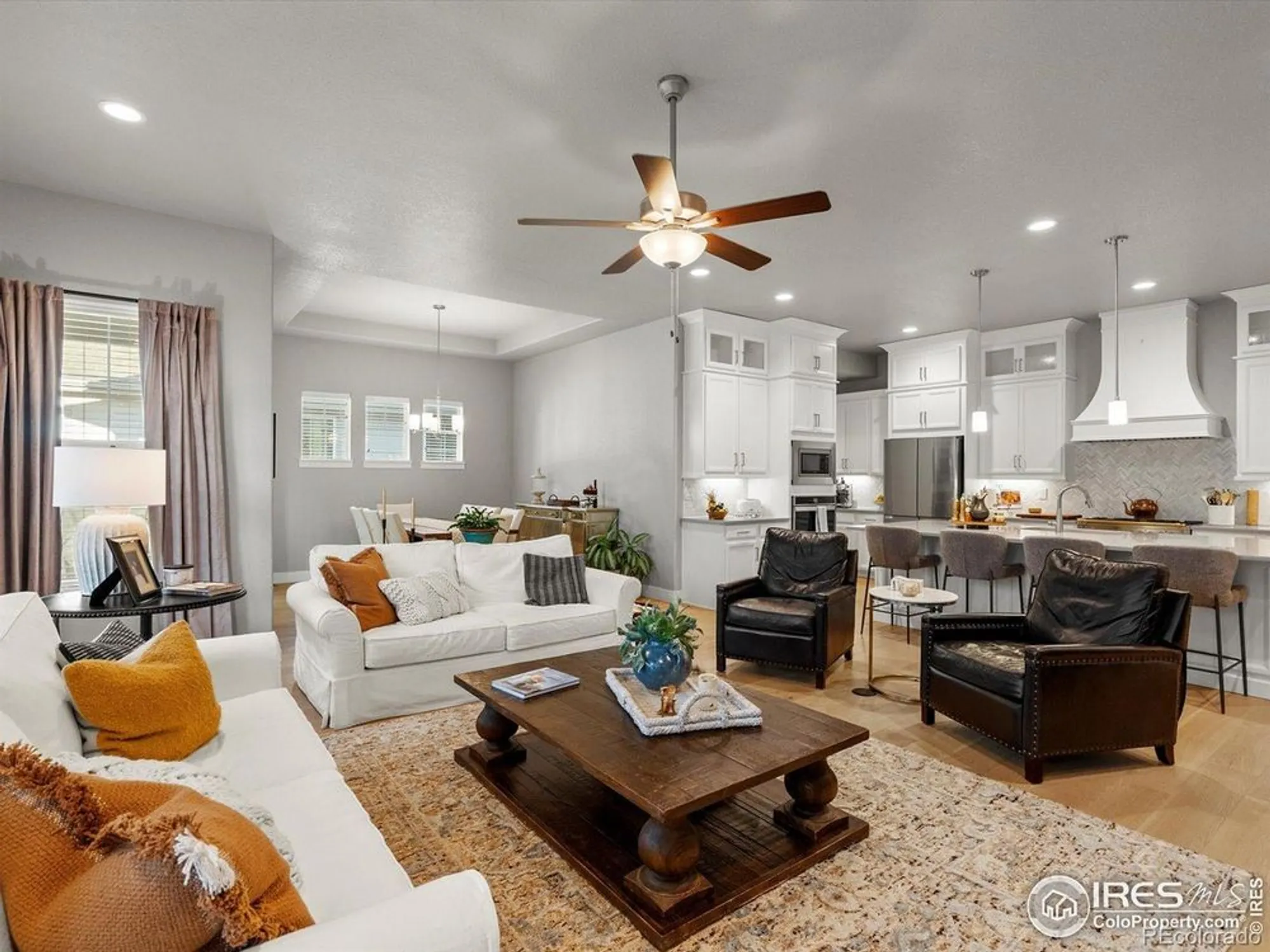Property Slideshow image 5 of 39 | 9035 s shawnee ct, Aurora, CO, 80016