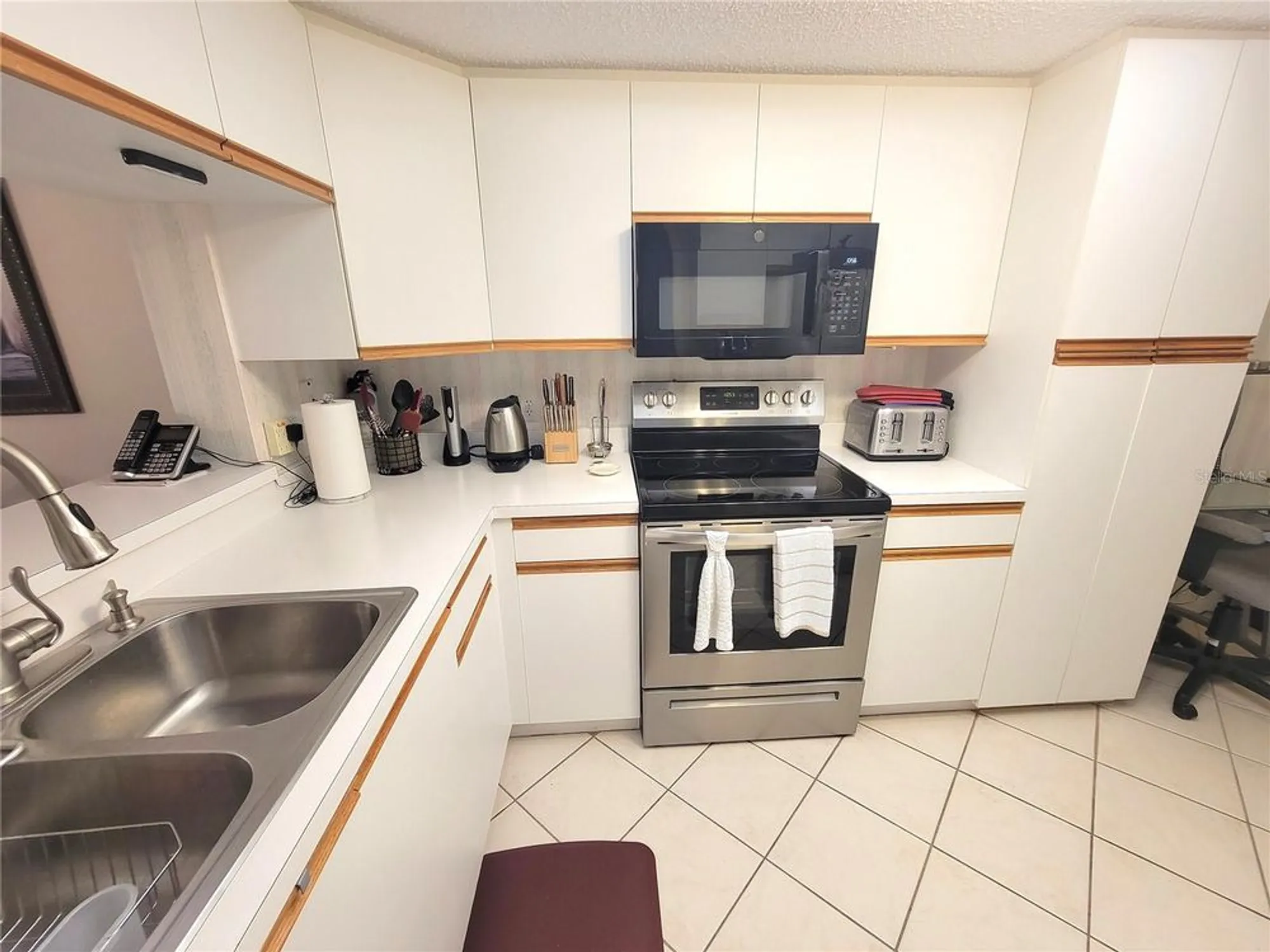 Property Slideshow image 16 of 44 | 6507 stone river rd 302, Bradenton, FL, 34203