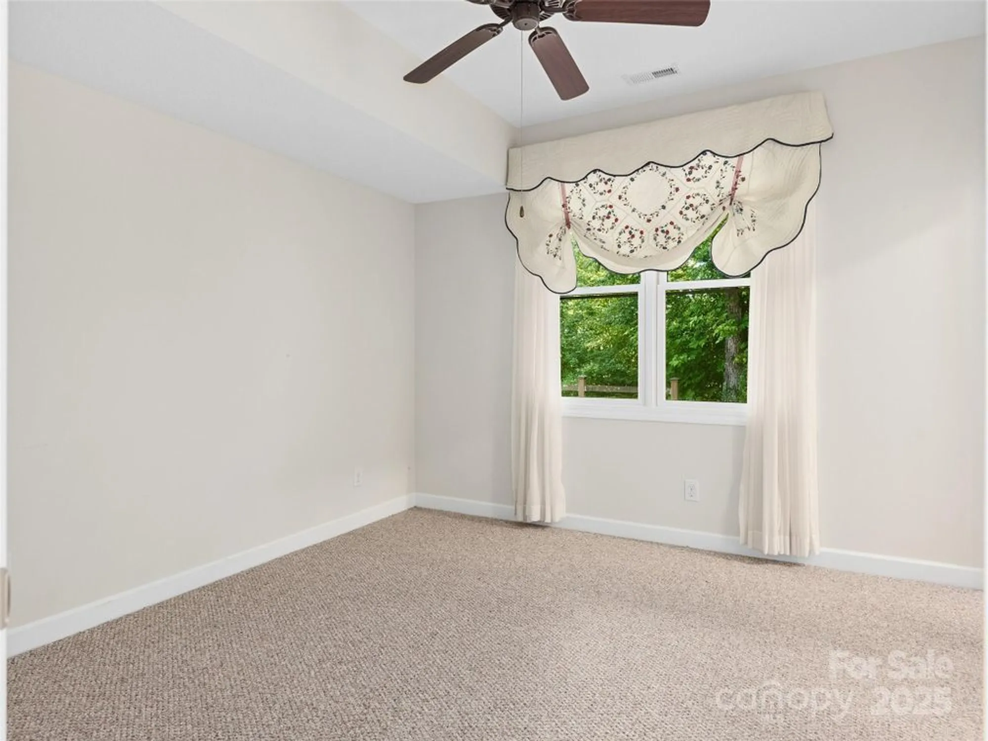 Property Slideshow image 22 of 35 | 54 deep valley ln, Hendersonville, NC, 28791