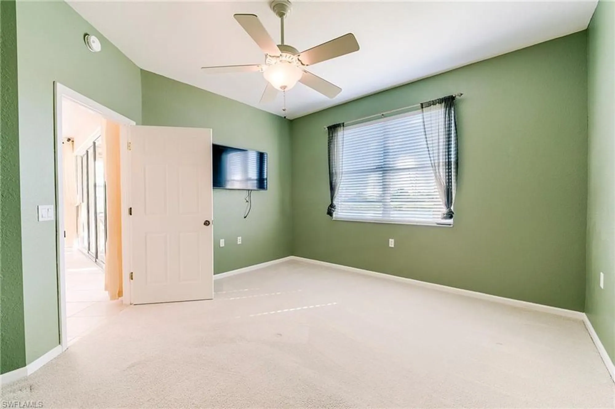 Property Slideshow image 31 of 44 | 3090 meandering way 101, Fort Myers, FL, 33905
