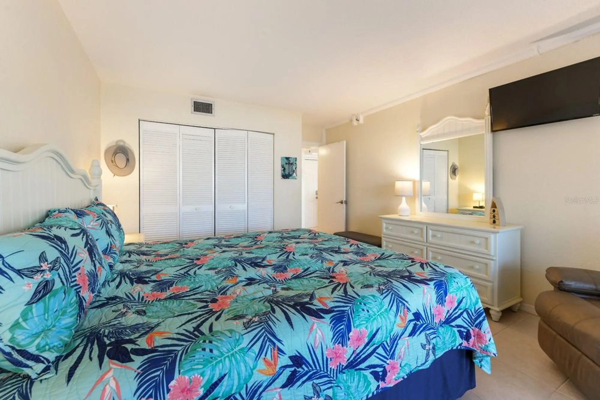 Property Slideshow image 12 of 31 | 3160 matecumbe key rd apt 212, Punta Gorda, FL, 33955