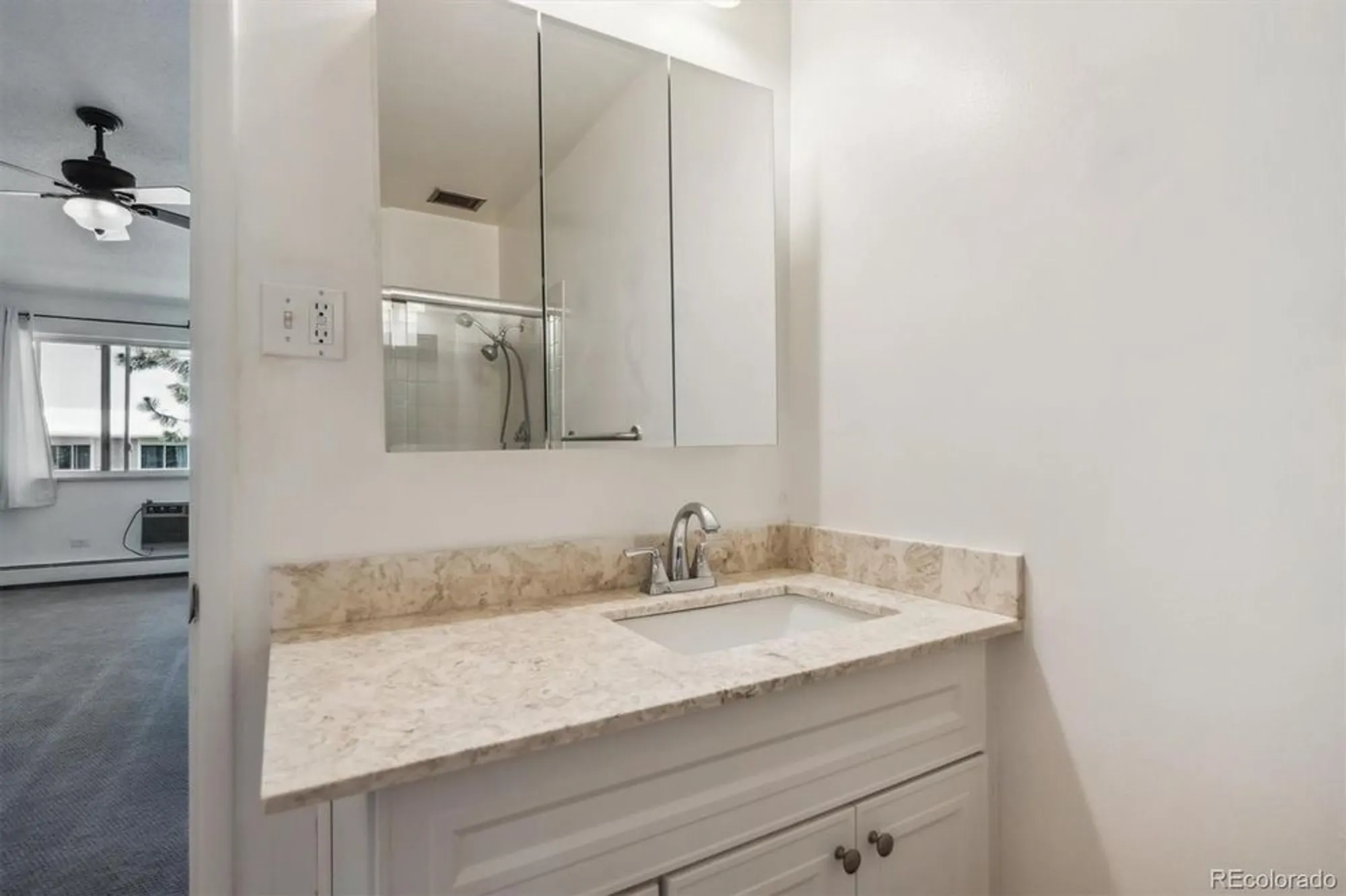 Property Slideshow image 13 of 31 | 725 s alton way unit 7d, Denver, CO, 80247