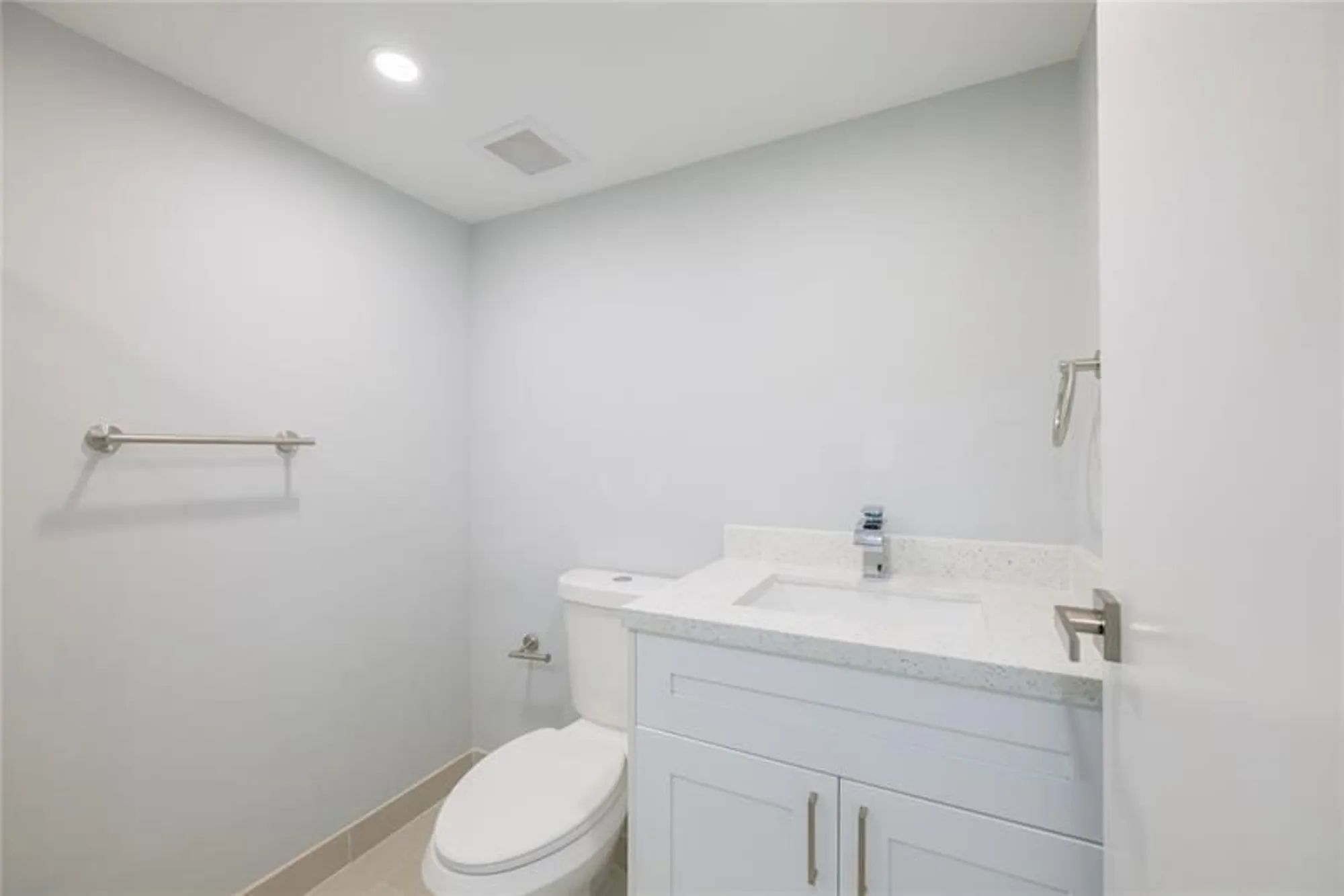 Property Slideshow image 13 of 19 | 633 brittany n # 633, Delray Beach, FL, 33446