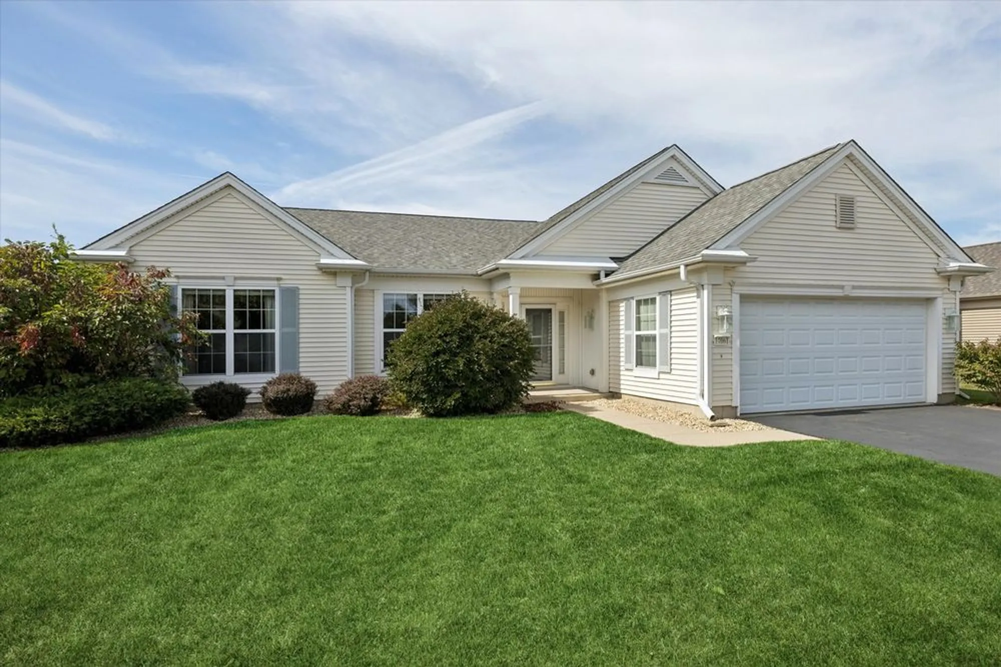 Property Slideshow image 2 of 16 | 14061 lavender st, Huntley, IL, 60142