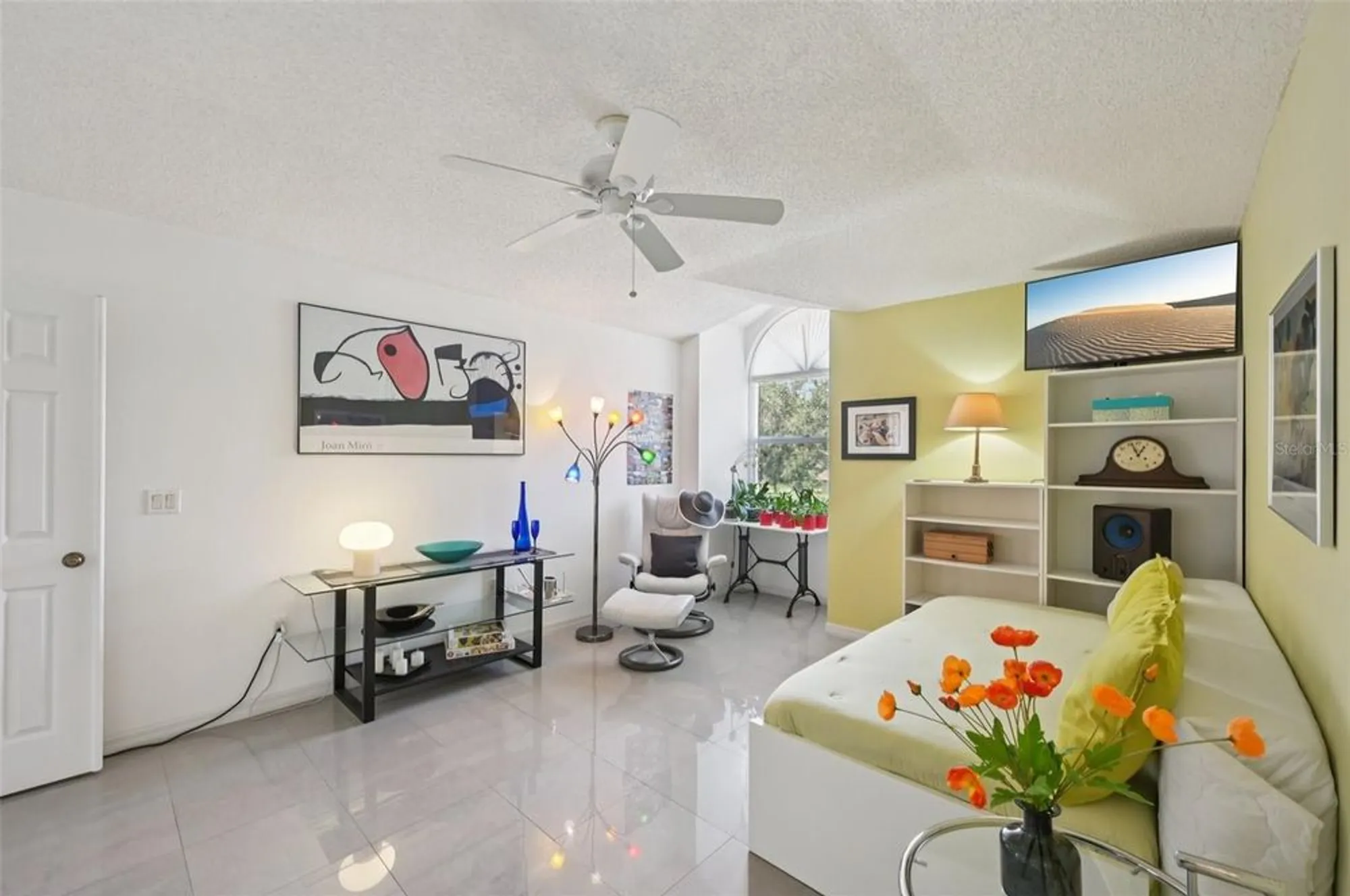 Property Slideshow image 19 of 42 | 5588 golf pointe dr # 1, Sarasota, FL, 34243