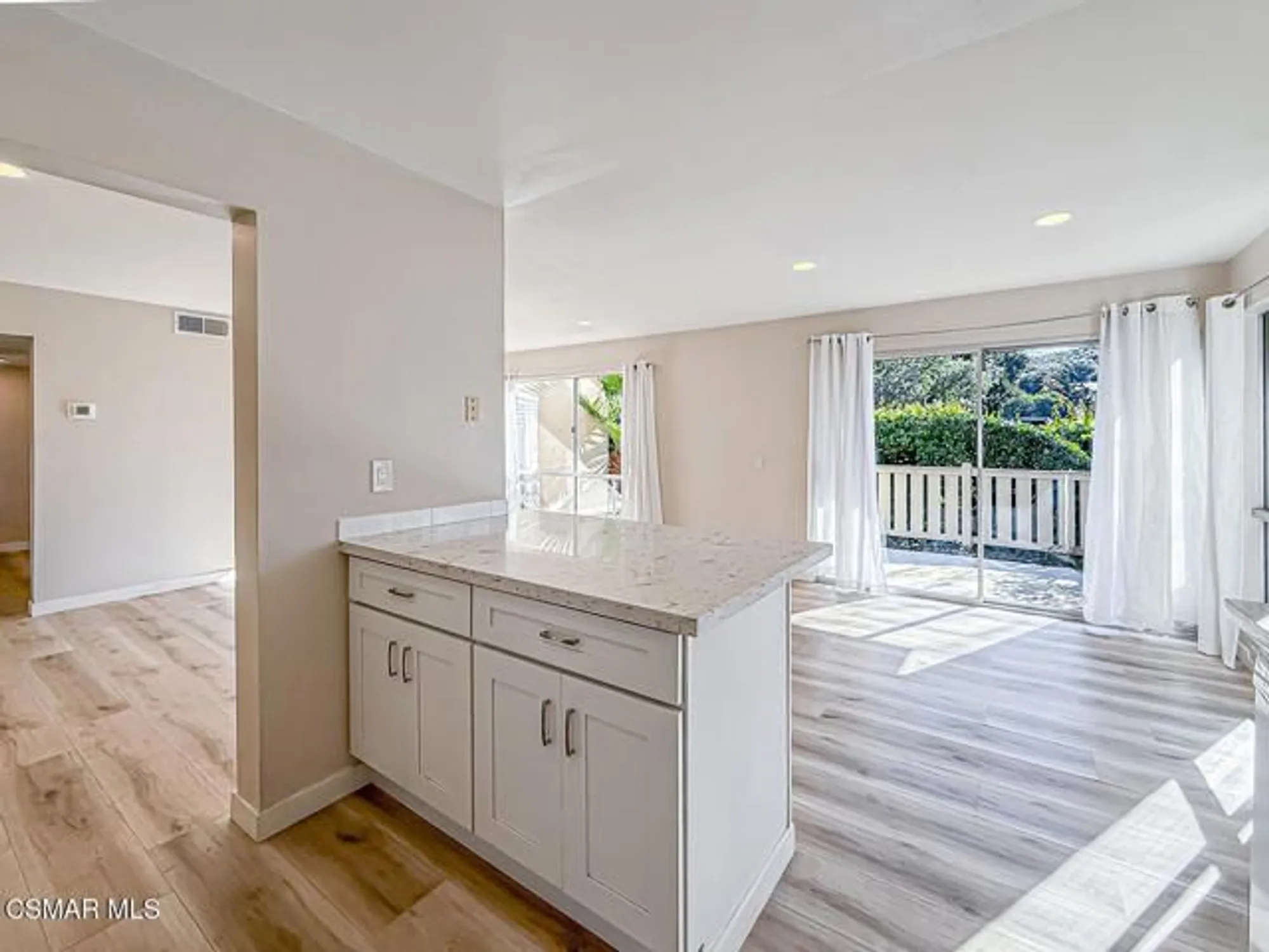 Property Slideshow image 11 of 42 | 291 sequoia ct 17, Thousand Oaks, CA, 91360