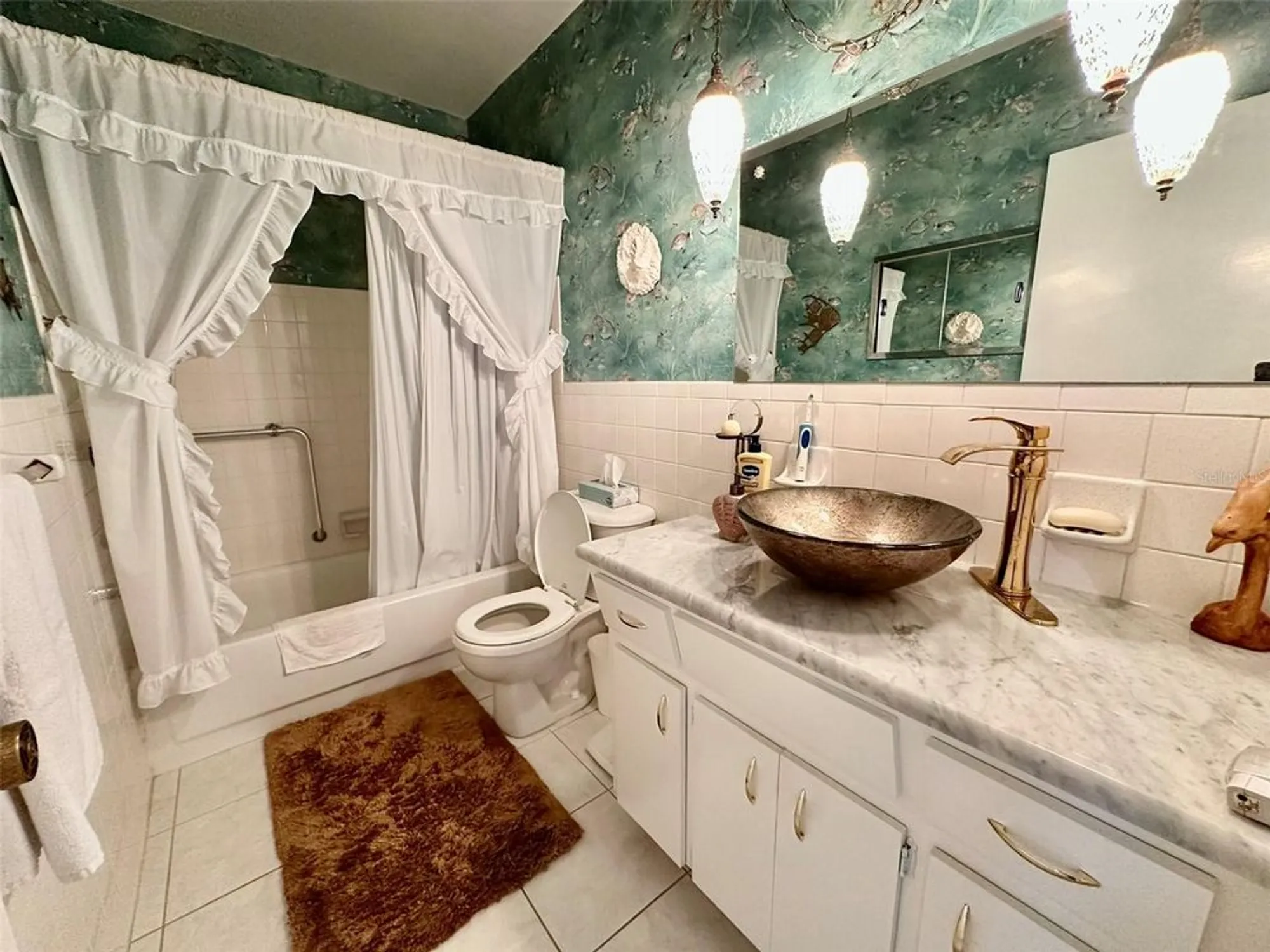 Property Slideshow image 14 of 40 | 2340 grecian way apt 56, Clearwater, FL, 33763