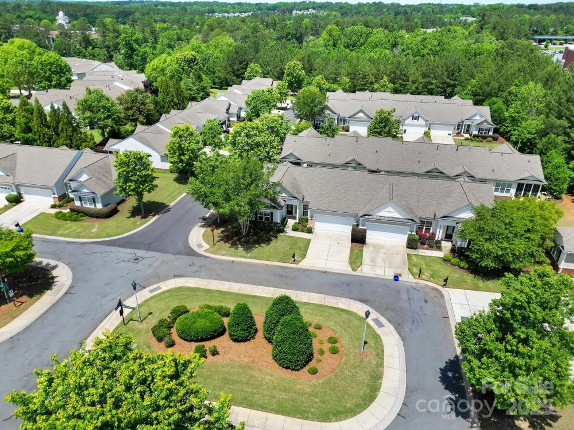 Property Slideshow image 28 of 41 | 28129 song sparrow ln, Fort Mill, SC, 29707