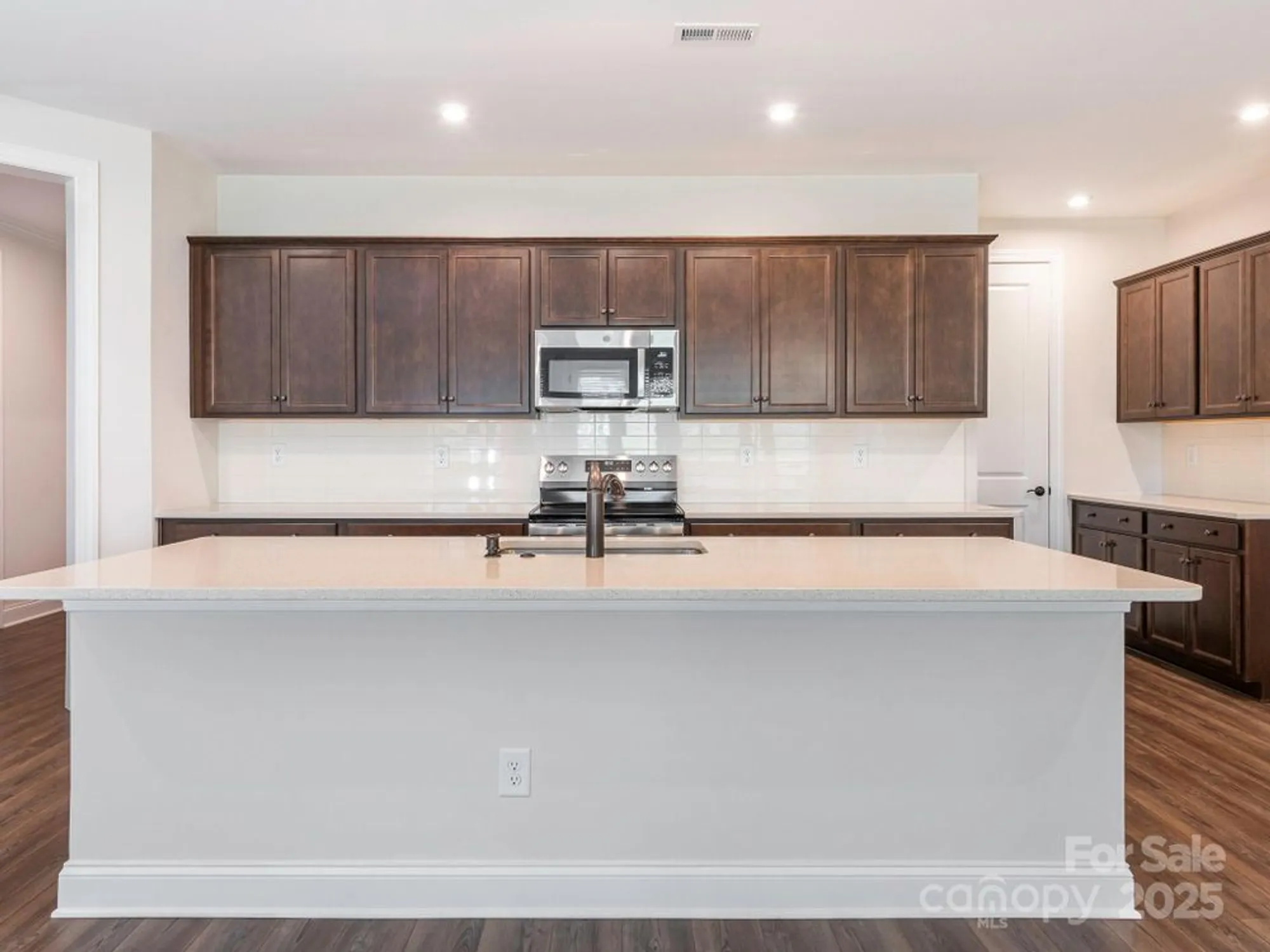 Property Slideshow image 6 of 35 | 4423 moxie way, Charlotte, NC, 28215