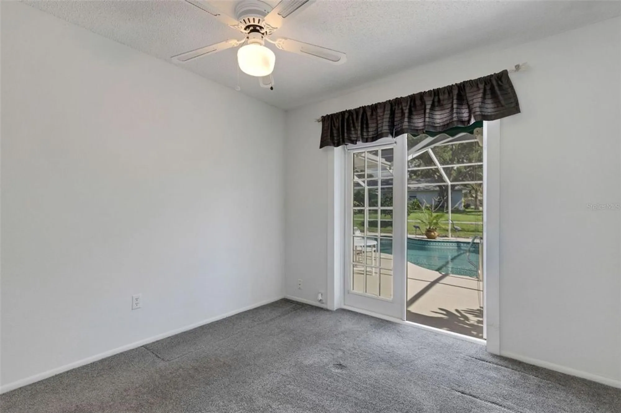 Property Slideshow image 33 of 96 | 2880 doone cir, Palm Harbor, FL, 34684