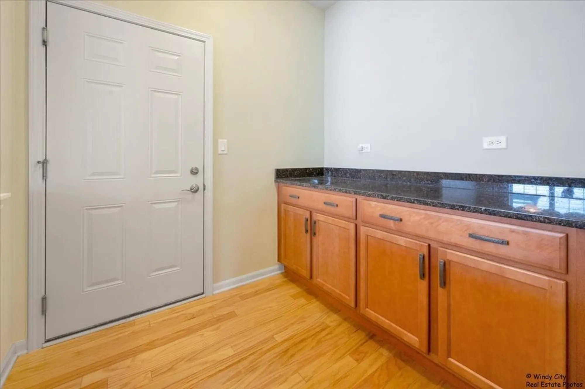 Property Slideshow image 18 of 26 | 920 prescott ln, Pingree Grove, IL, 60140