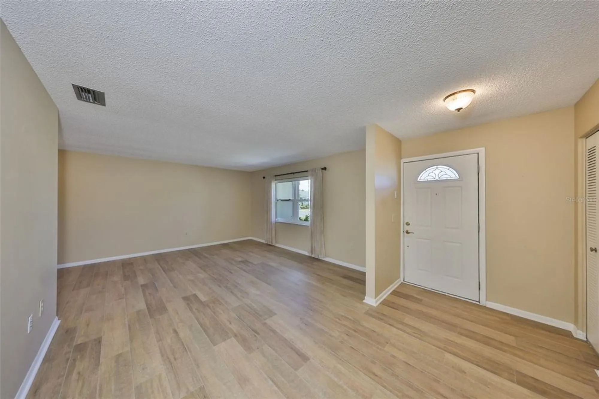 Property Slideshow image 6 of 30 | 1529 allegheny dr, Sun City Center, FL, 33573