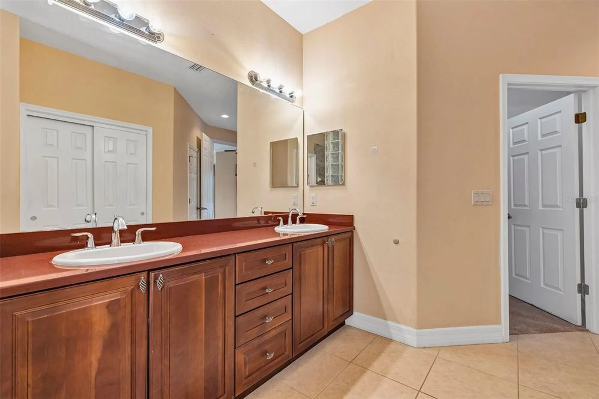 Property Slideshow image 31 of 48 | 1420 emerald dunes dr # 7, Sun City Center, FL, 33573