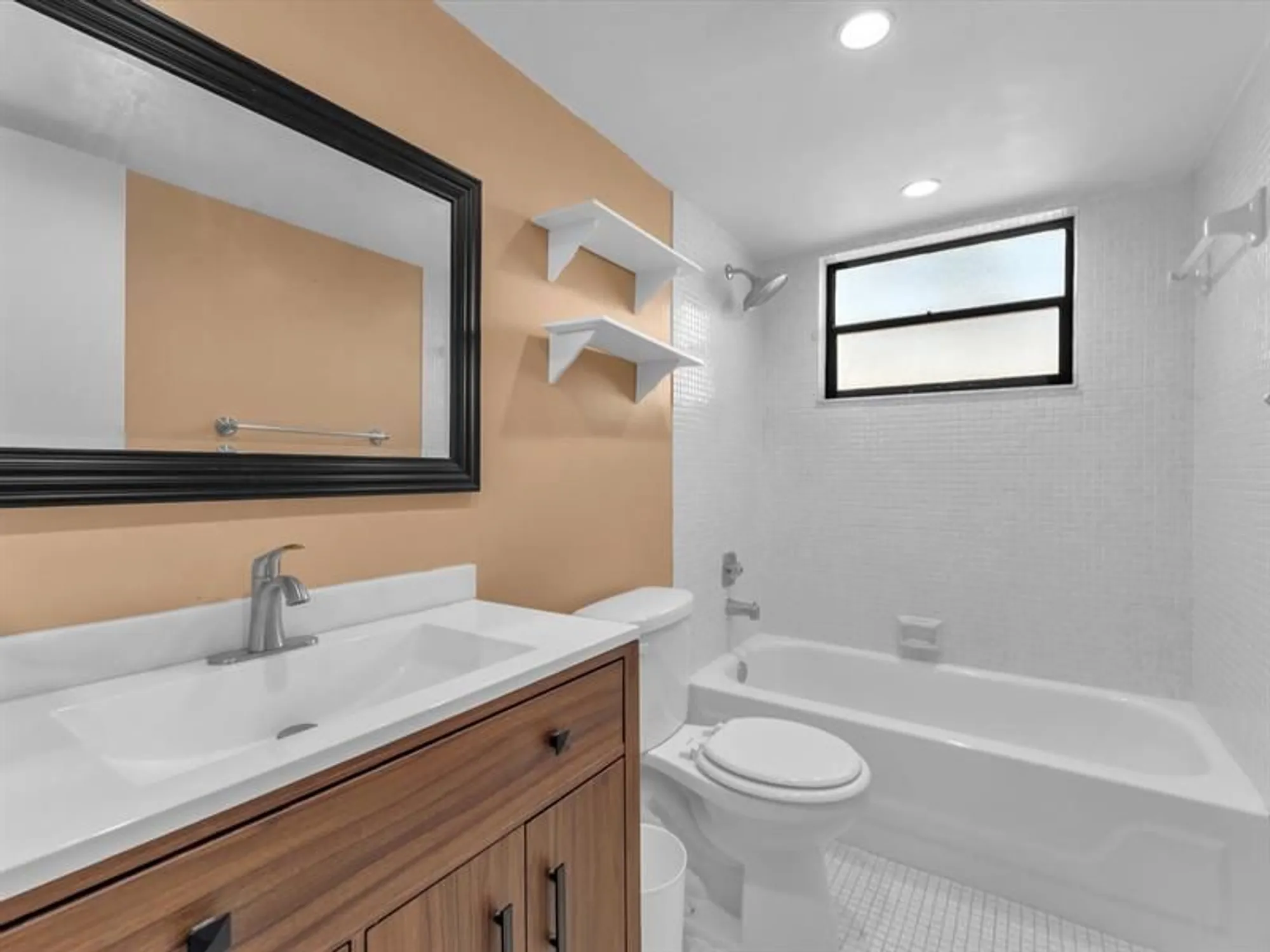 Property Slideshow image 18 of 37 | 7750 w mcnab rd apt 202, Tamarac, FL, 33321