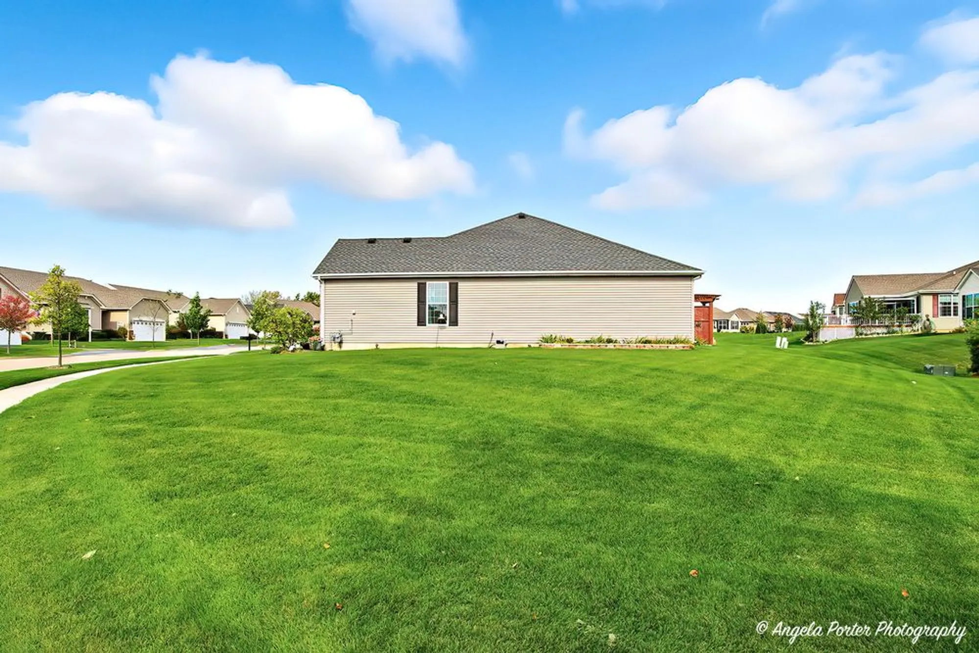 Property Slideshow image 29 of 30 | 1817 alta dr, Volo, IL, 60020