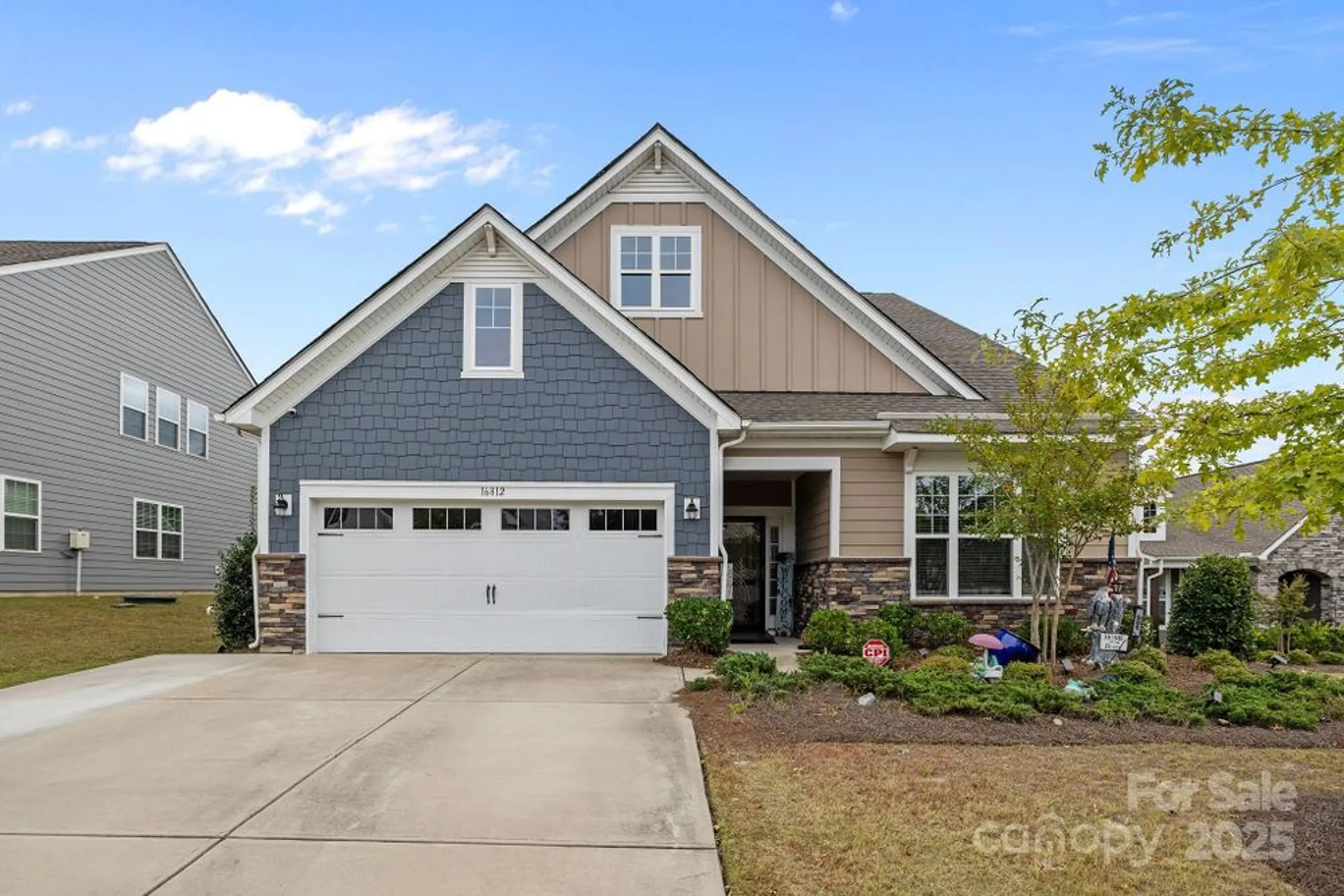 Property Slideshow image 8 of 25 | 16812 lookout landing ln, Charlotte, NC, 28278
