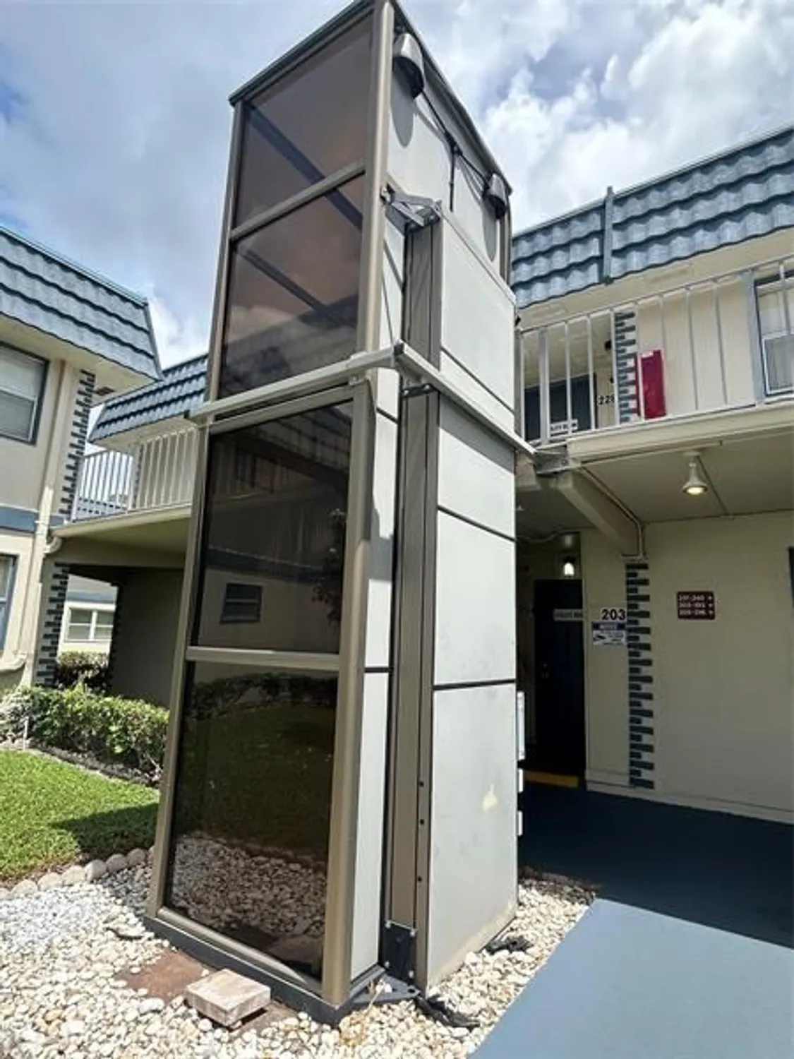 Property Slideshow image 14 of 20 | 226 brittany e unit e, Delray Beach, FL, 33446