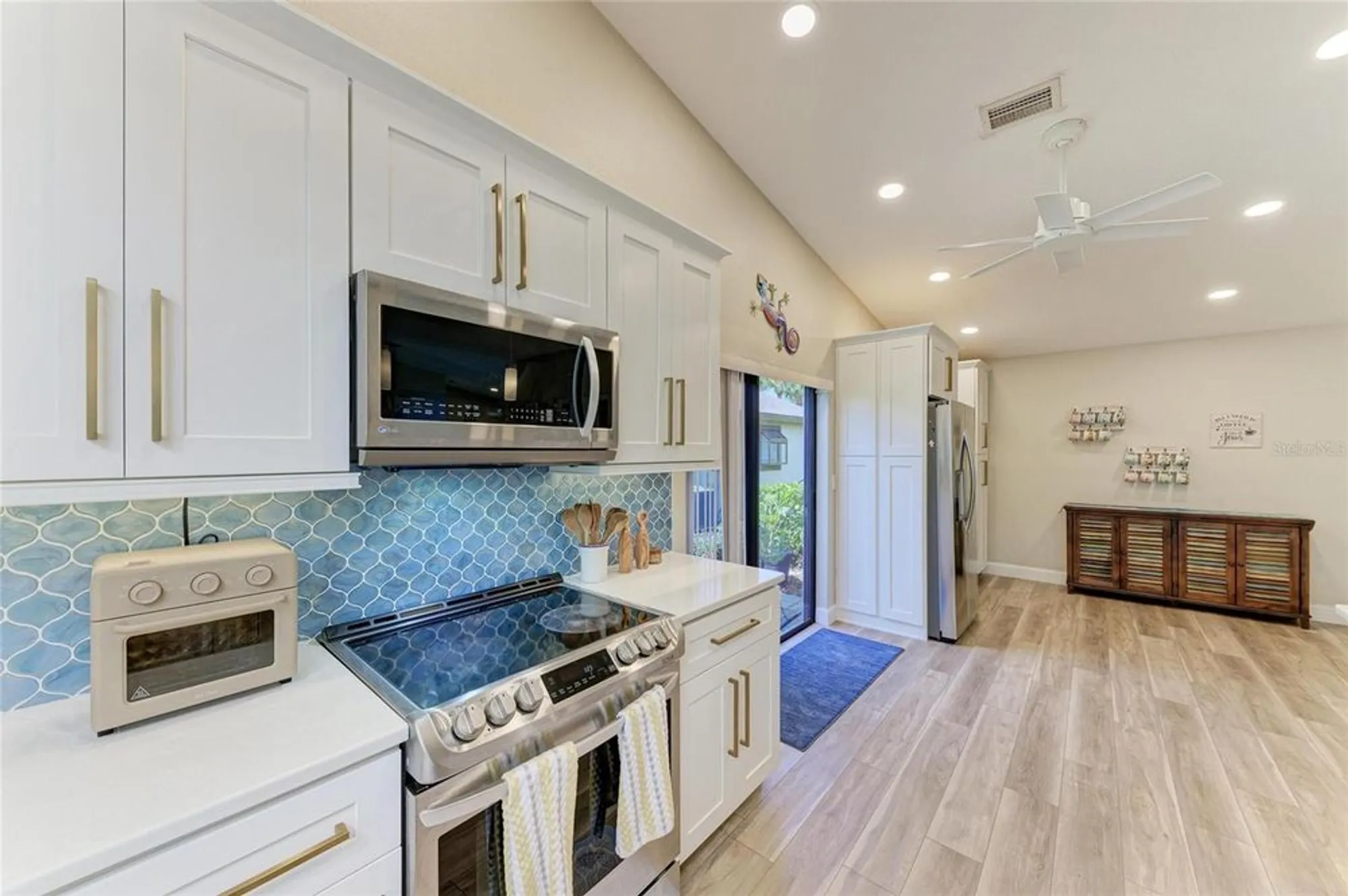 Property Slideshow image 22 of 50 | 7865 pine trace dr, Sarasota, FL, 34243