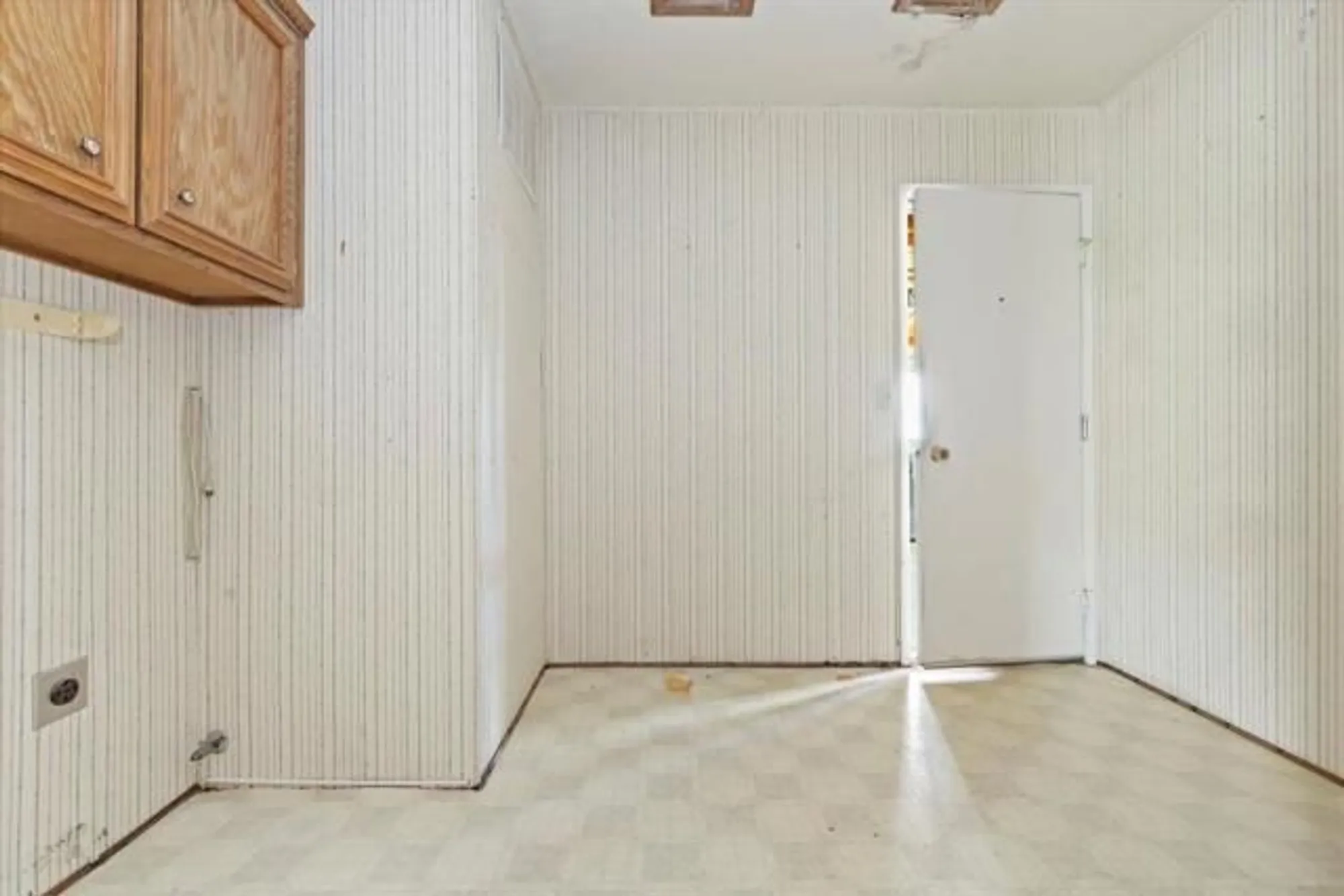 Property Slideshow image 27 of 35 | 40944 lincoln pl, Cherry Valley, CA, 92223