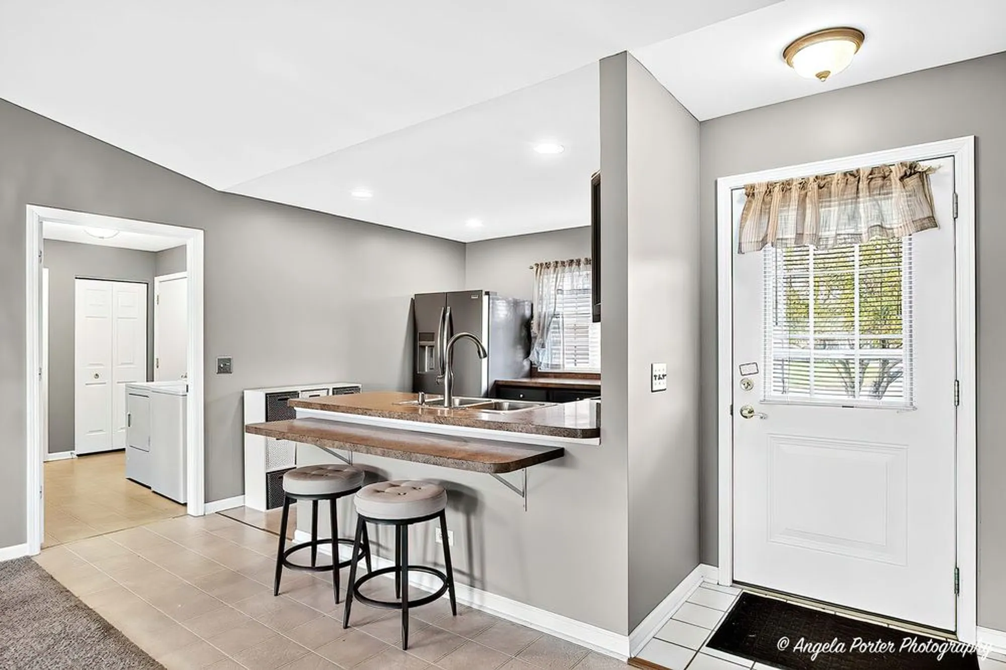 Property Slideshow image 4 of 29 | 806 madison ave, Mchenry, IL, 60050