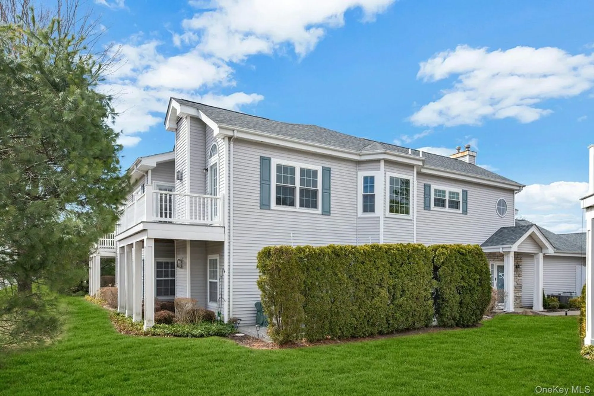 Property Slideshow image 25 of 32 | 521 highland ct # 521, Moriches, NY, 11955