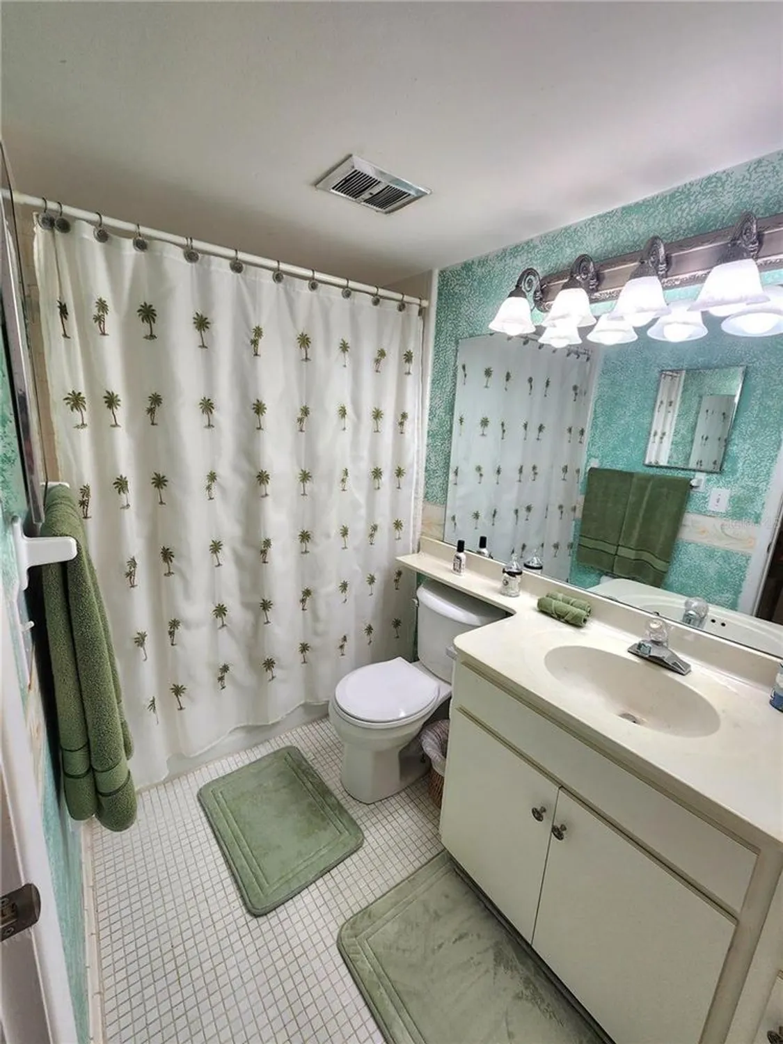 Property Slideshow image 15 of 40 | 4632 red maple rd 1204, Bradenton, FL, 34210