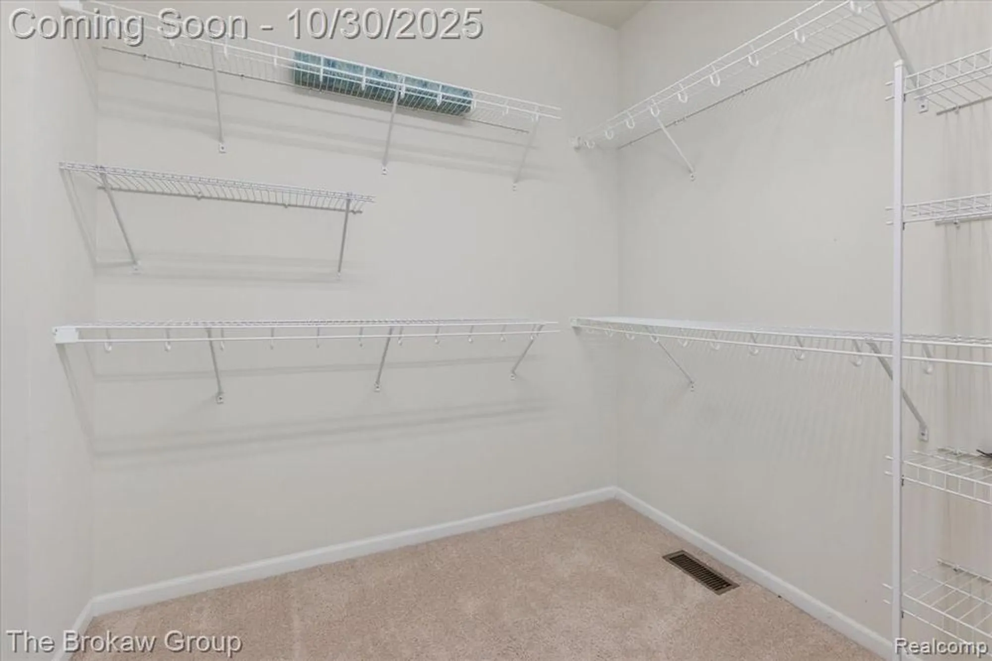 Property Slideshow image 29 of 49 | 6334 prairie dunes dr, Grand Blanc, MI, 48439