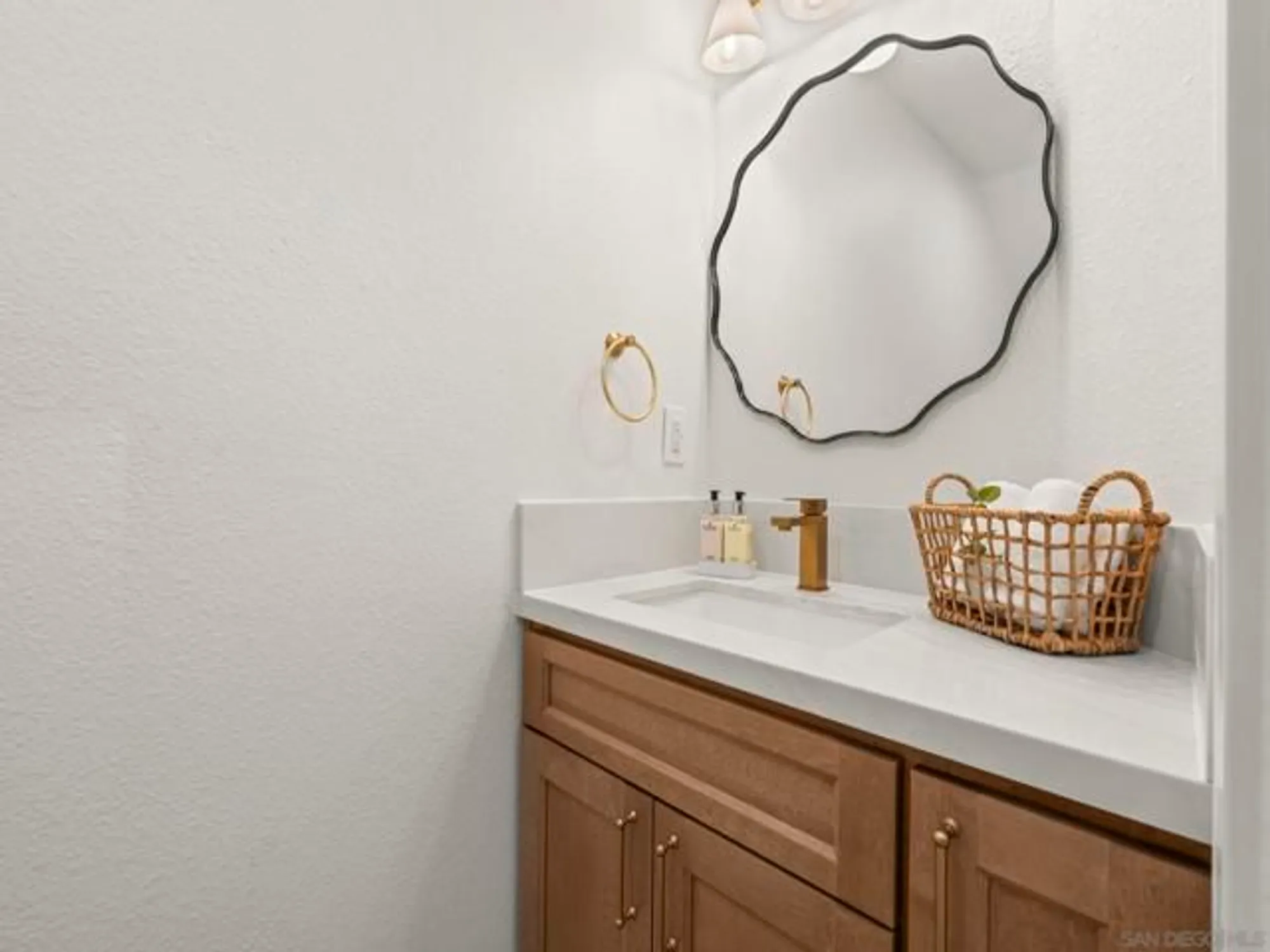 Property Slideshow image 28 of 64 | 4137 pindar way, Oceanside, CA, 92056