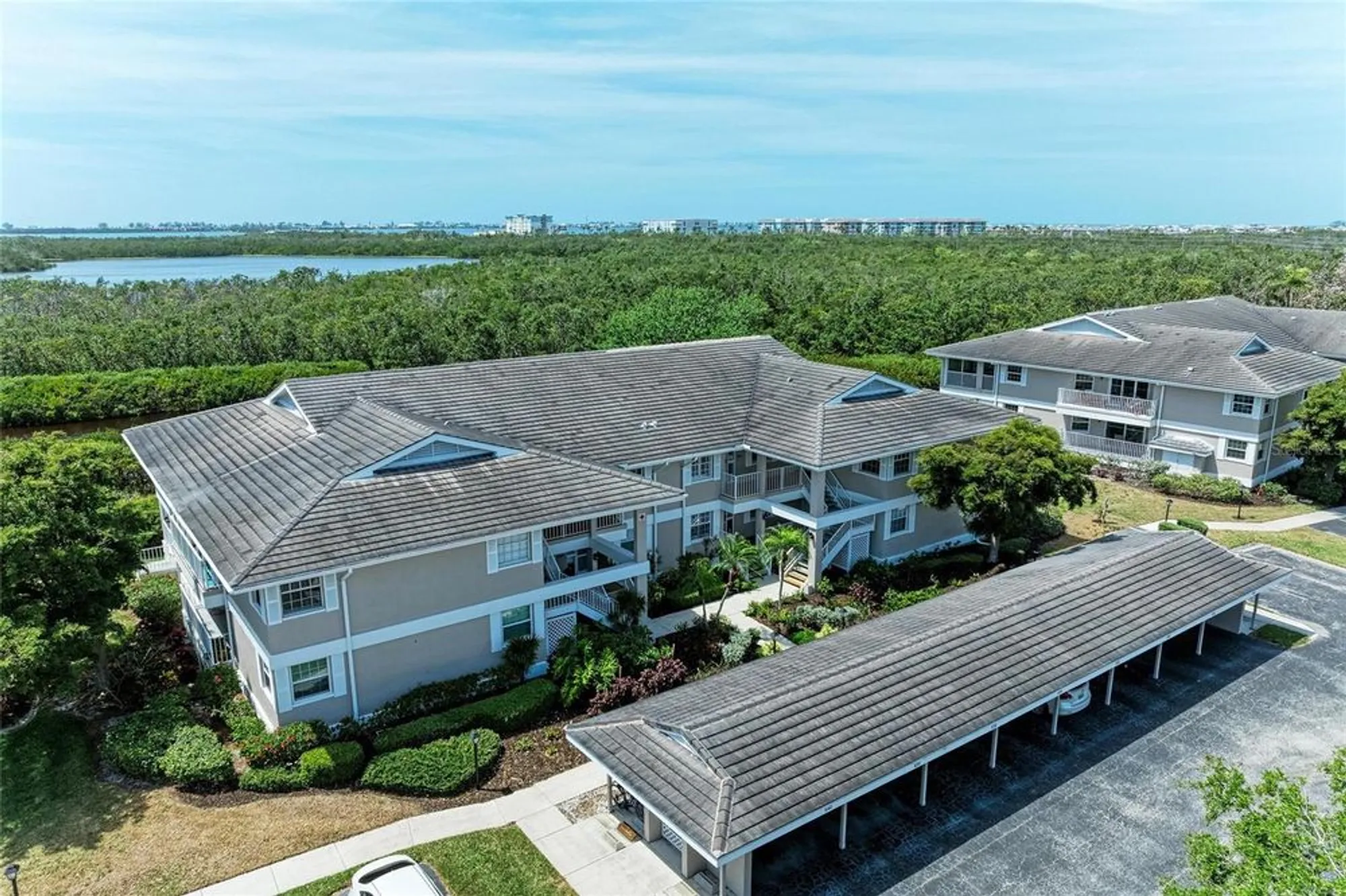 Property Slideshow image 4 of 66 | 628 estuary dr, Bradenton, FL, 34209