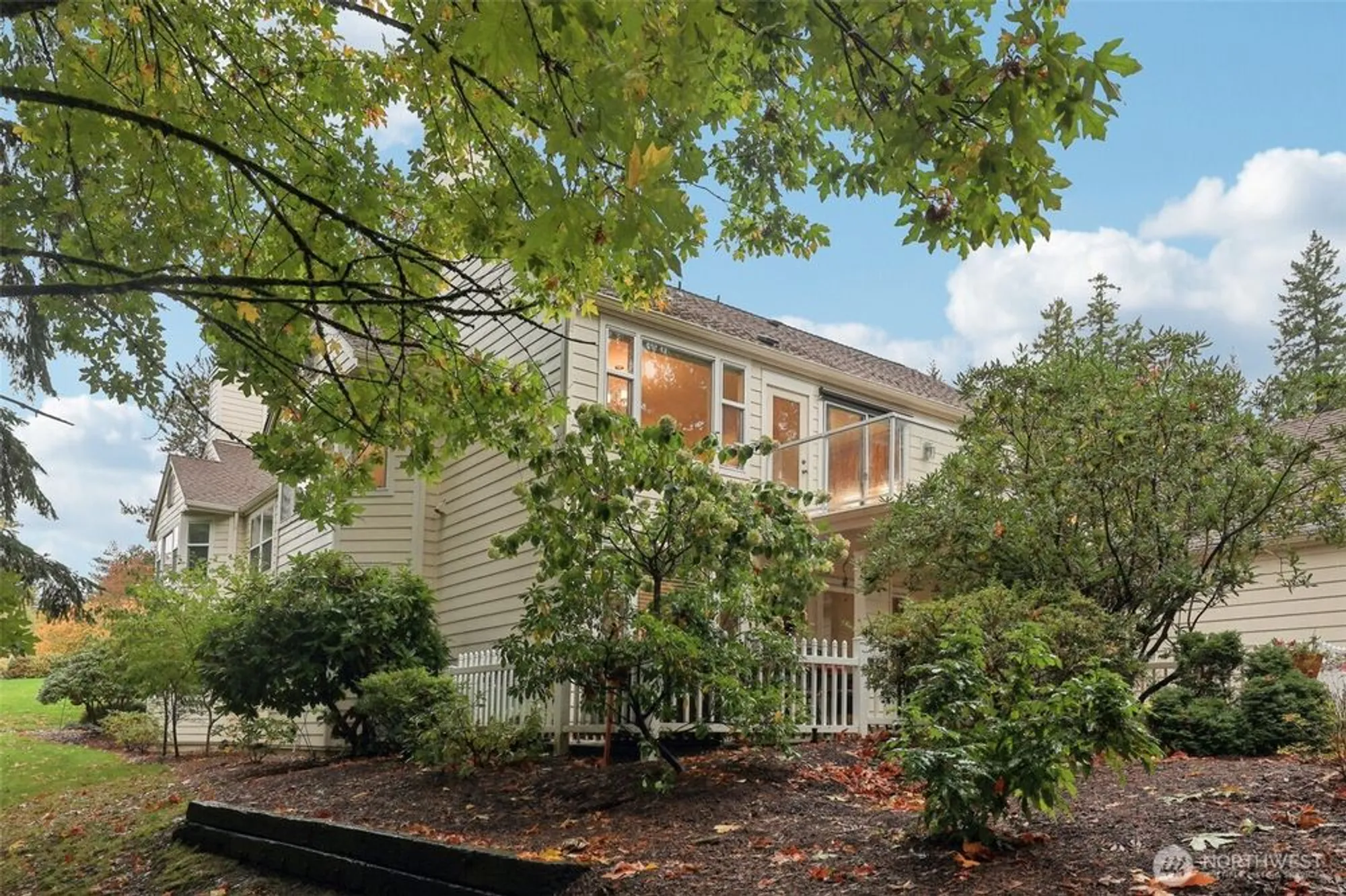 Property Slideshow image 35 of 40 | 22561 se 42nd ter # 2211, Issaquah, WA, 98029