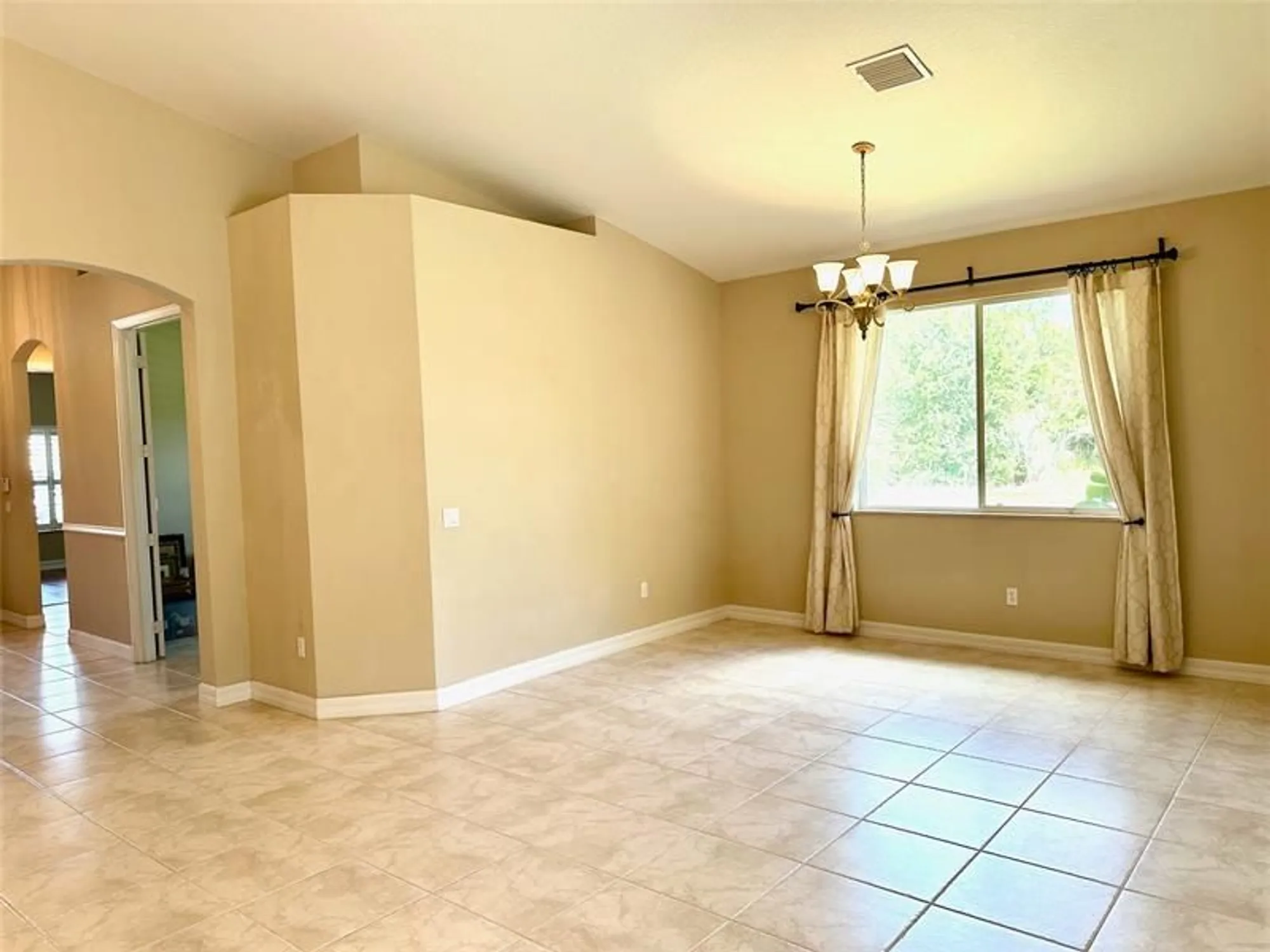 Property Slideshow image 7 of 43 | 6201 thames pl, Vero Beach, FL, 32966